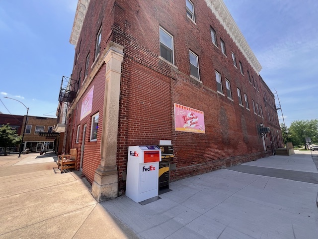 505 W Side Square Property Photo 3