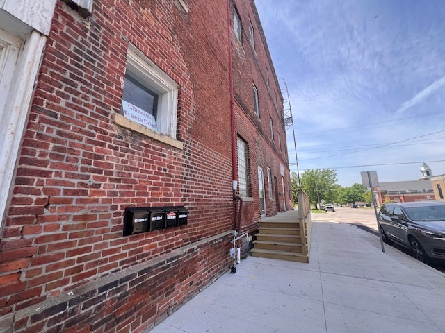 505 W Side Square Property Photo 4