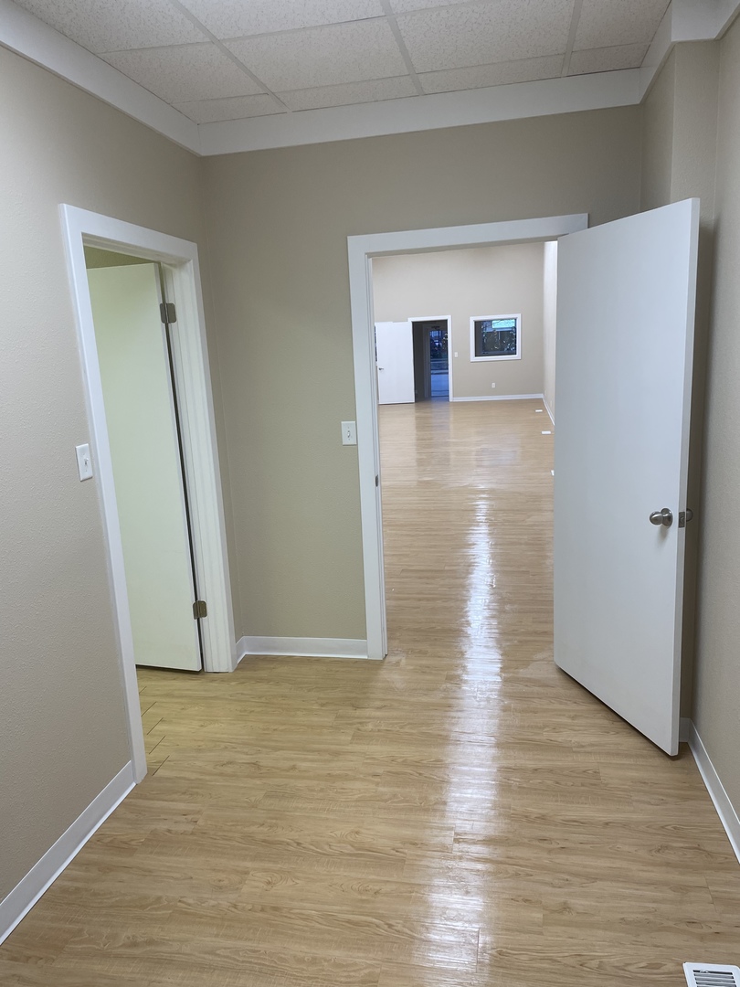 505 W Side Square Property Photo 10