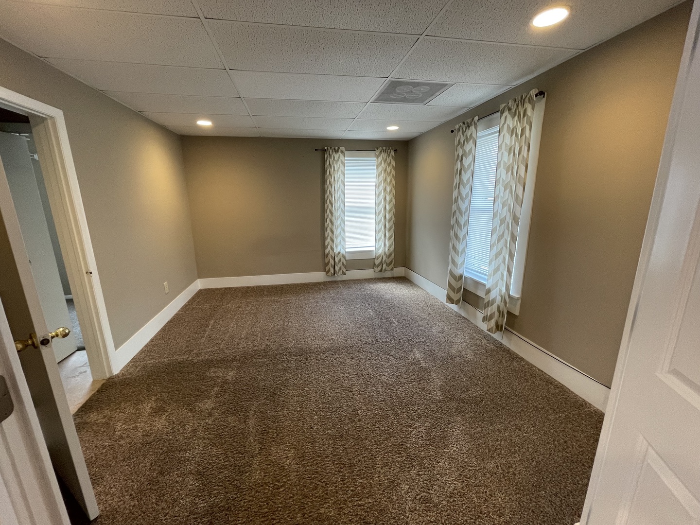 505 W Side Square Property Photo 15