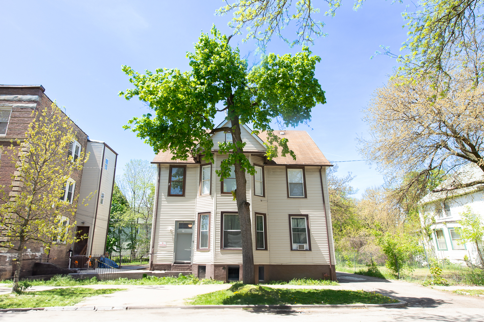 5400 W Fulton Street Property Photo 3