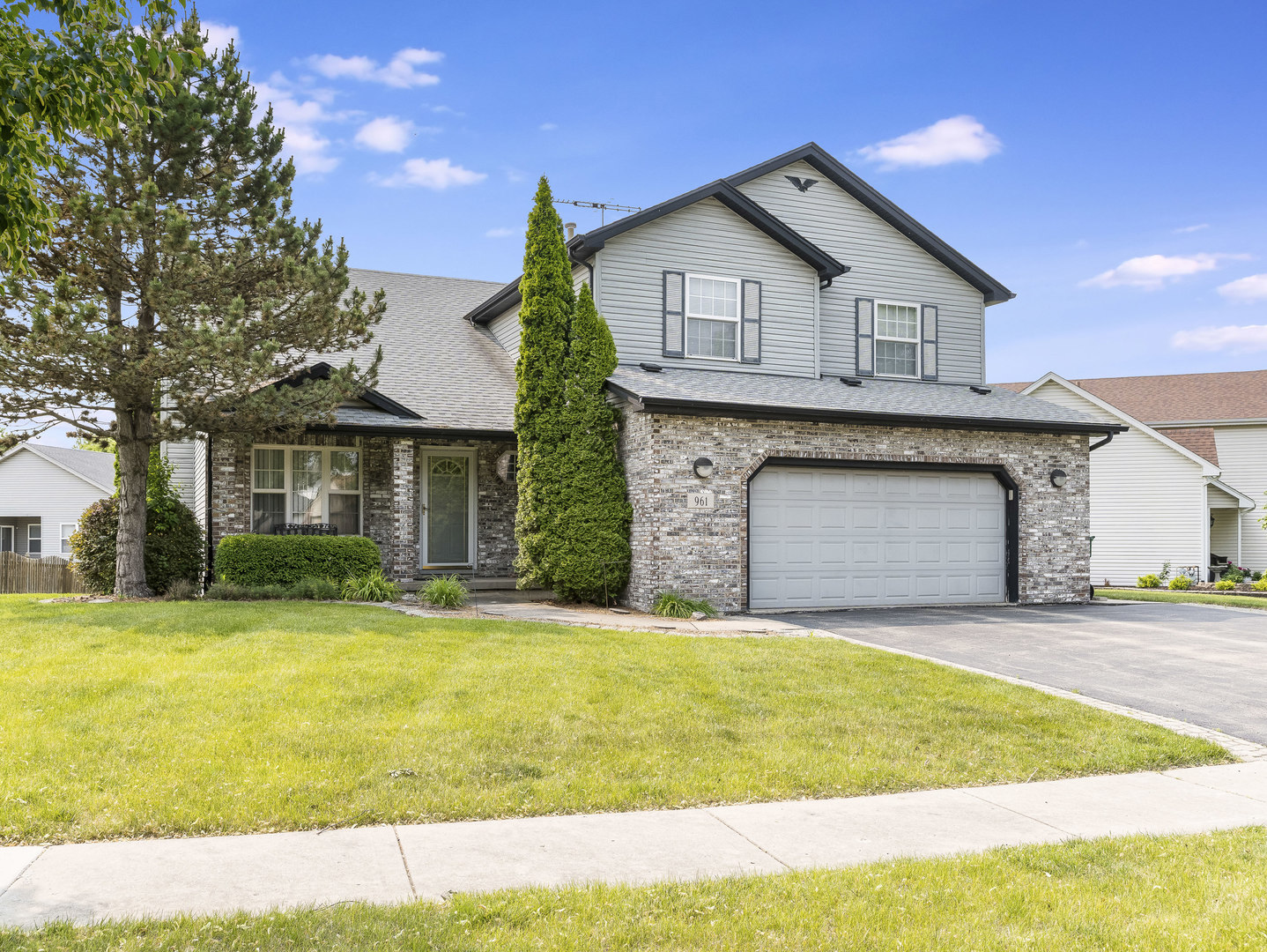 961 Ontario Drive Property Image