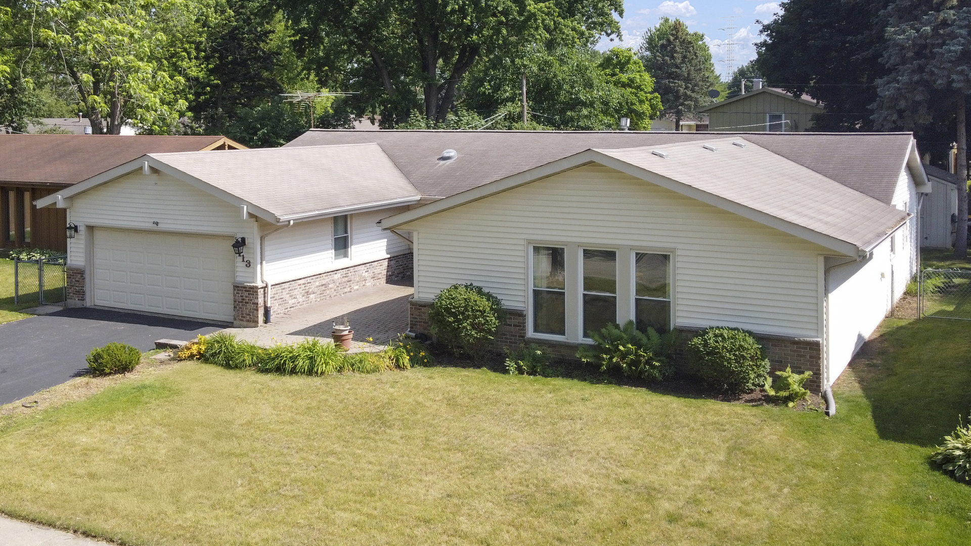 113 Sherwood Drive Property Photo 1