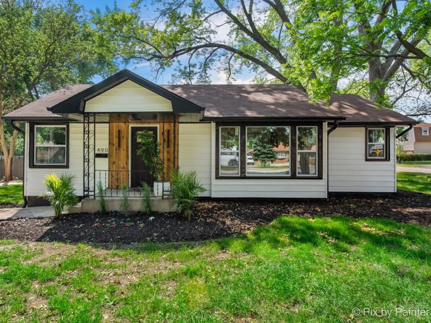 490 S Mchenry Avenue Property Photo 1