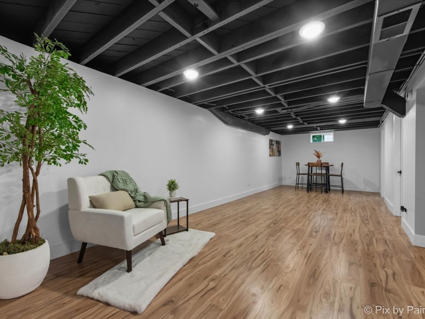 490 S Mchenry Avenue Property Photo 11