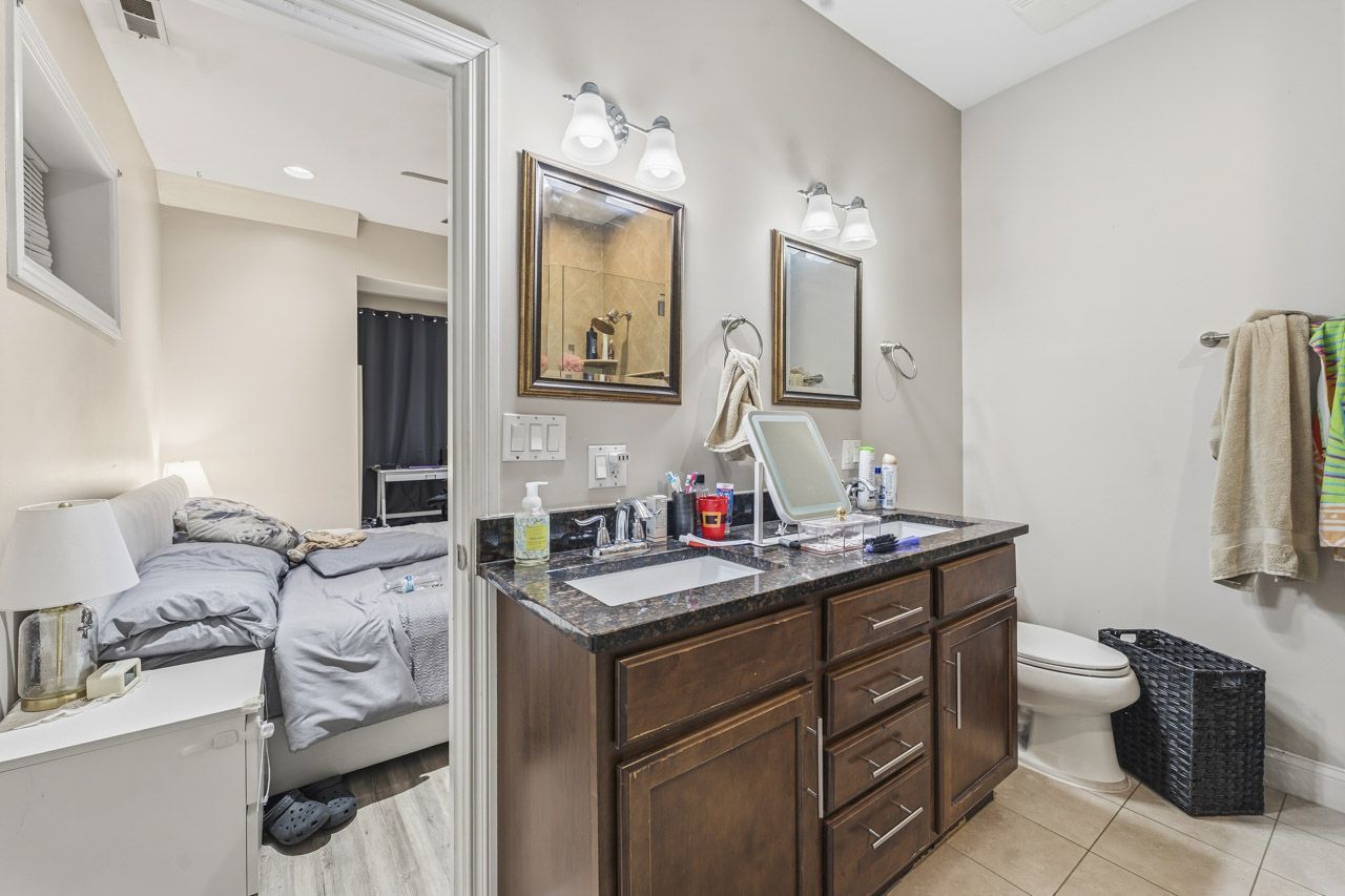 7733 N Marshfield Avenue Property Photo 11