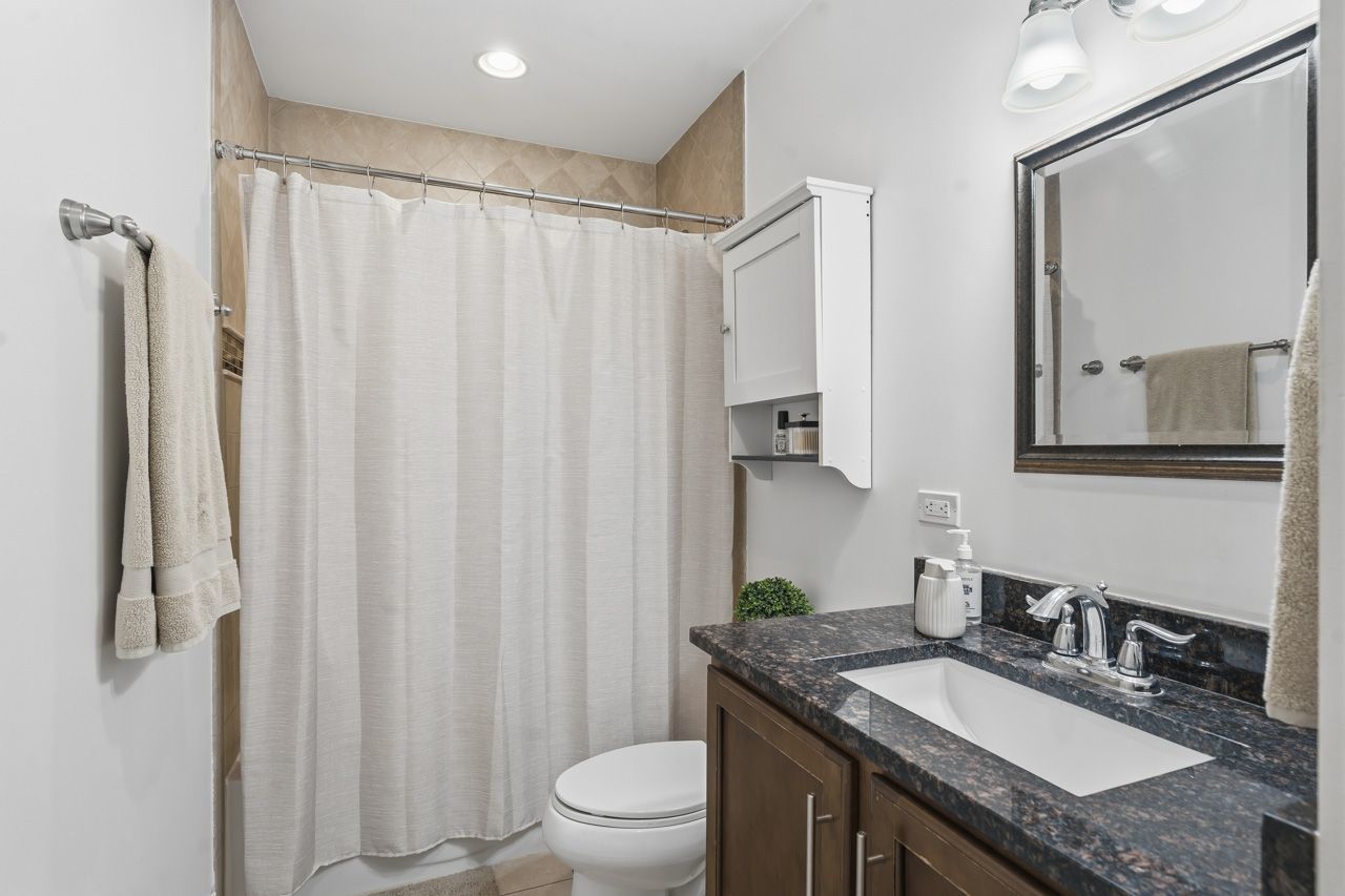 7733 N Marshfield Avenue Property Photo 13