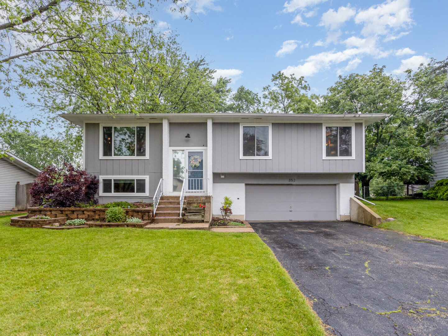 352 Falcon Ridge Way Property Photo 1