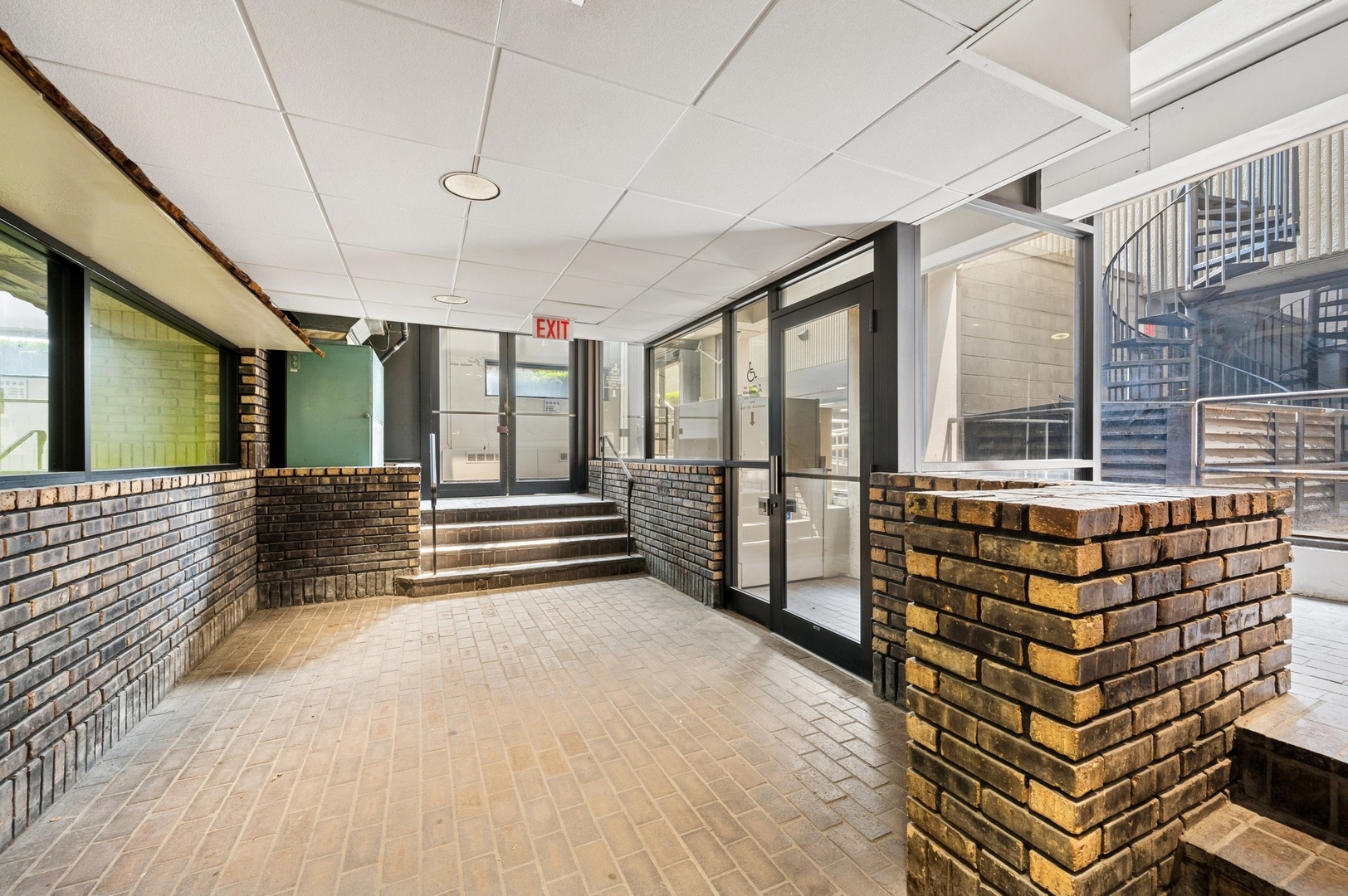2020 N Lincoln Cu1 Property Photo 6