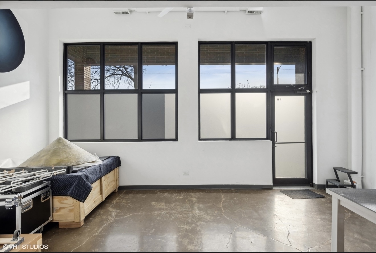 860 N California Avenue 1n Property Photo 6