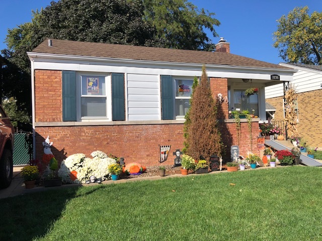 7238 N Meade Avenue Property Photo 1