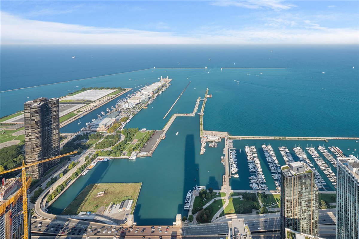 363 E Wacker Drive 9101 Property Photo 41