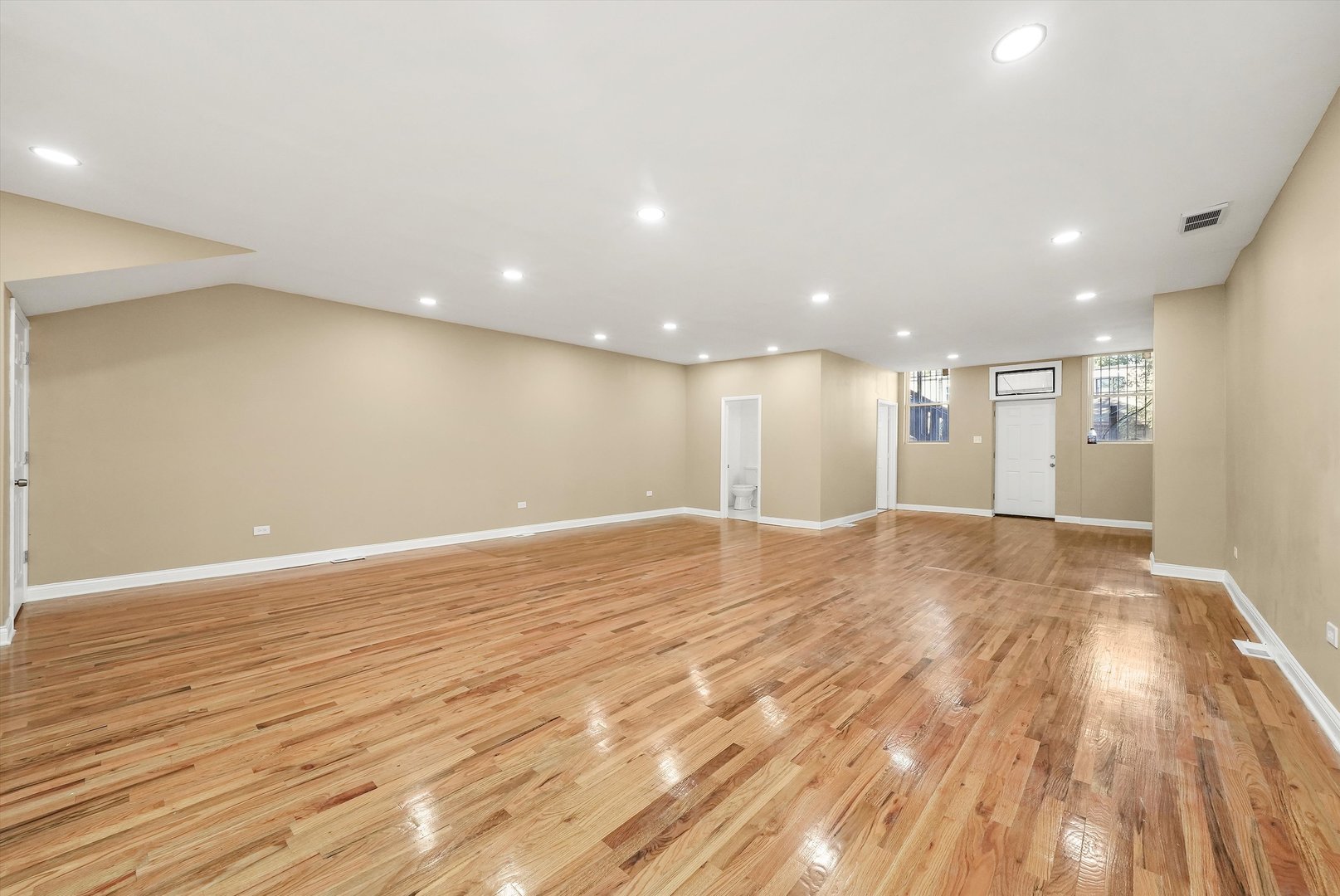 5242 W Division Street Property Photo 6