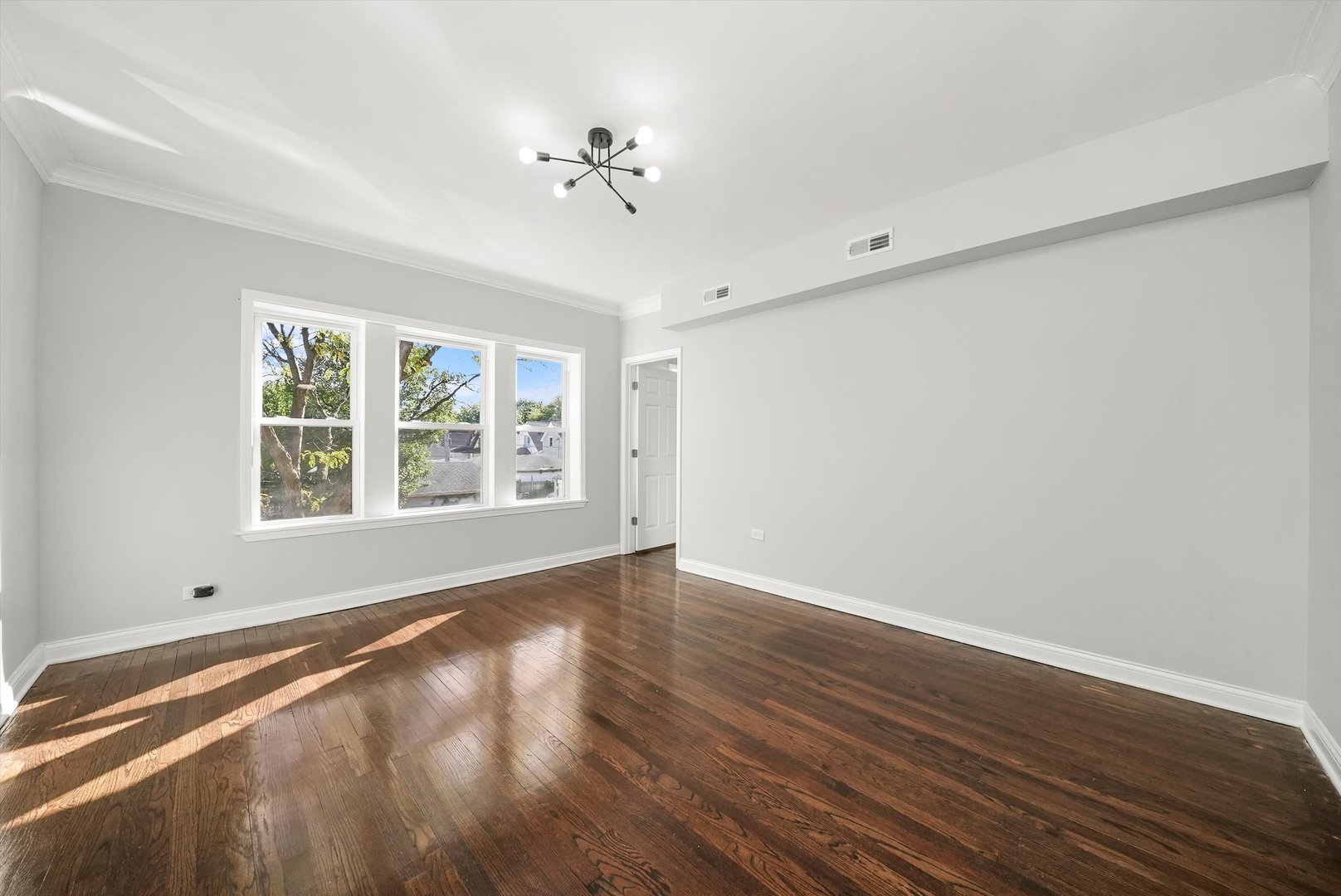 5242 W Division Street Property Photo 16