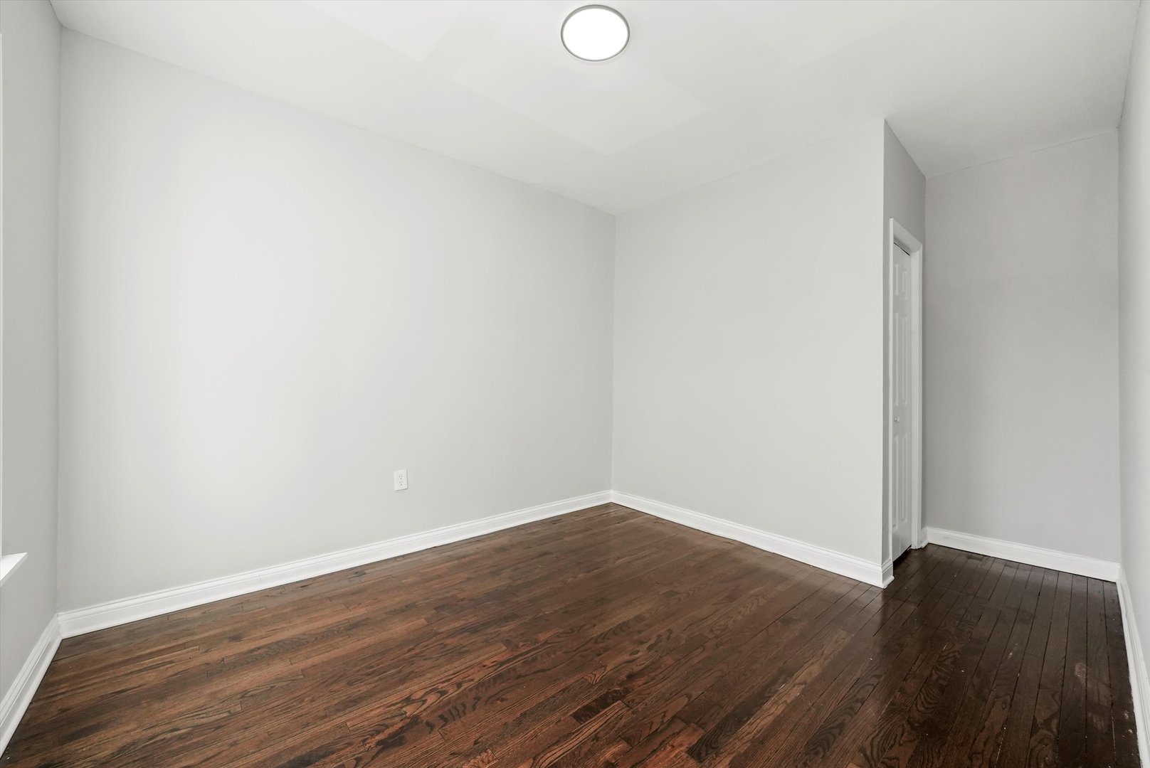 5242 W Division Street Property Photo 20