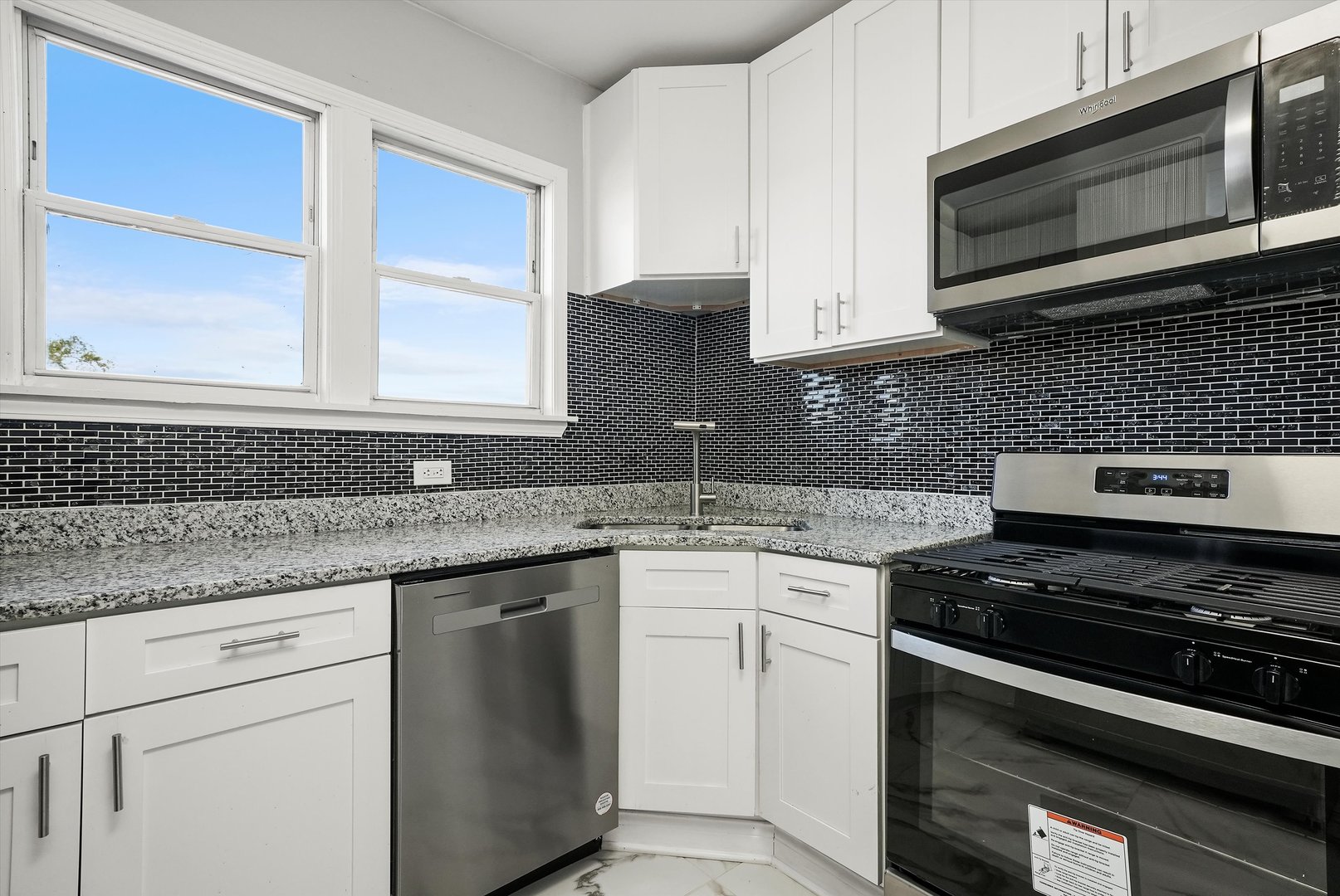 5242 W Division Street Property Photo 28