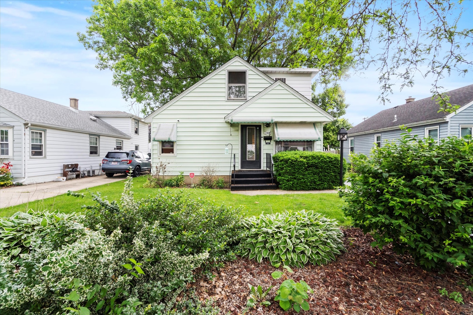 1308 Waverly Place Property Photo 1