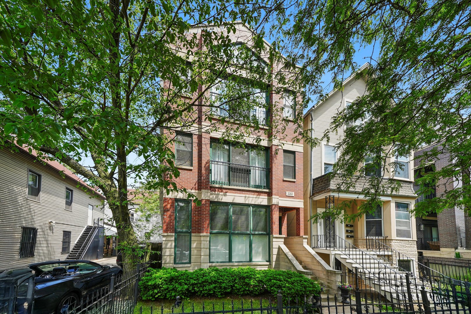 3353 N Kenmore Avenue 1 Property Photo 1