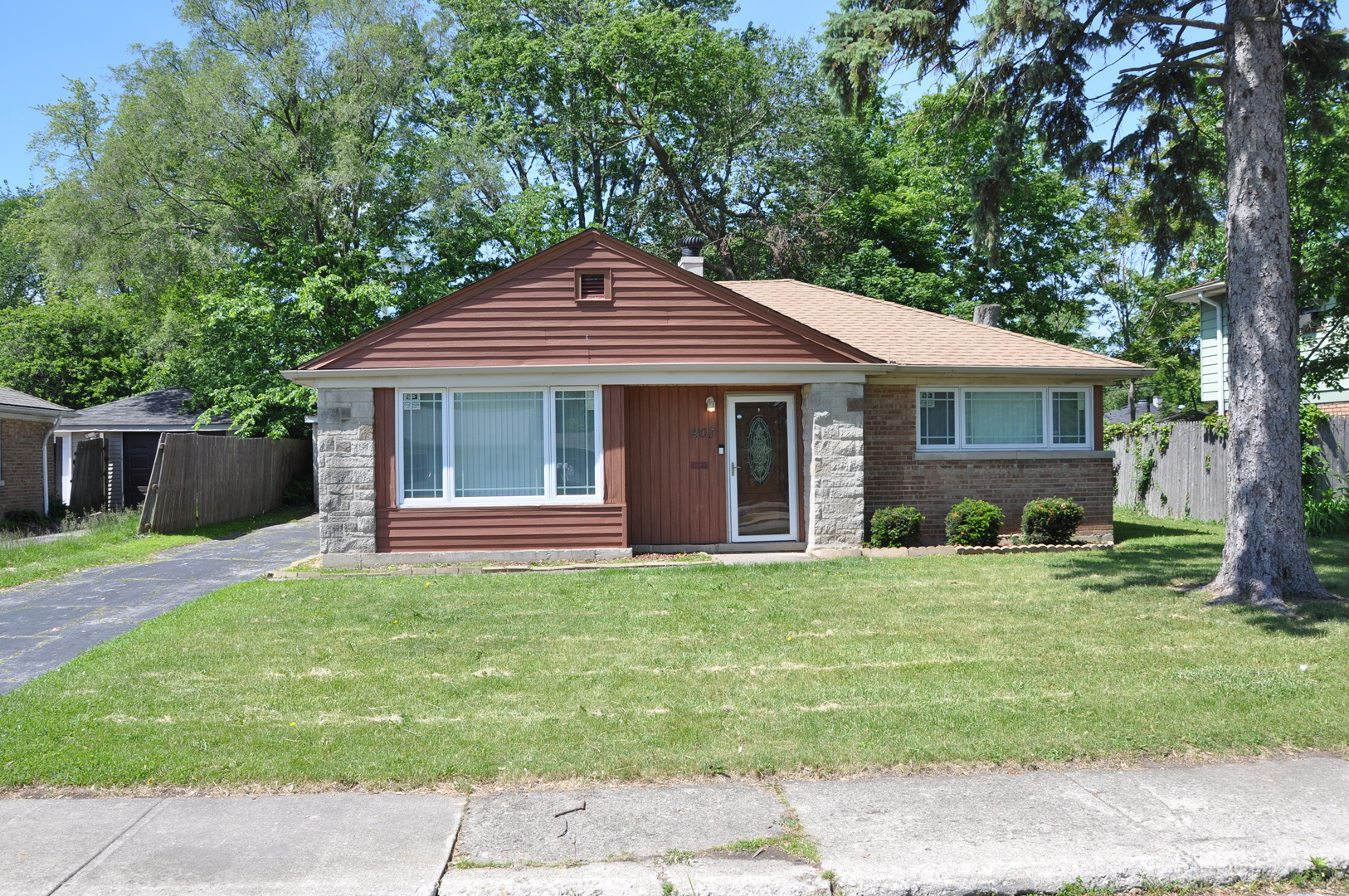 207 Mantua Street Property Photo 1