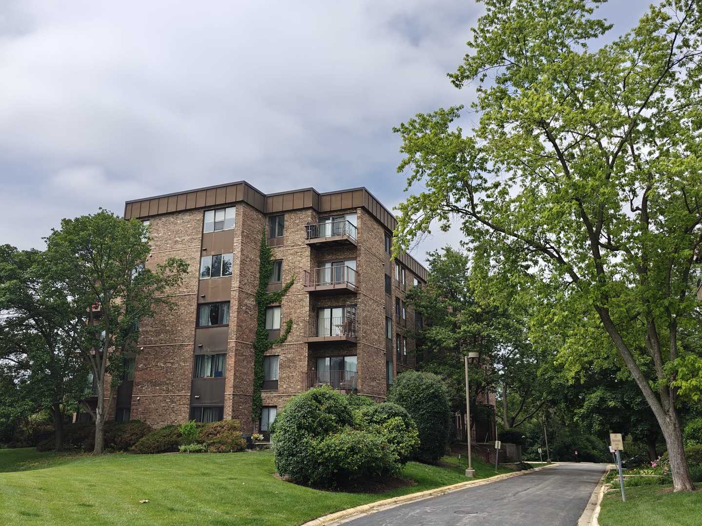 425 Walnut Creek Lane 1401 Property Photo 1