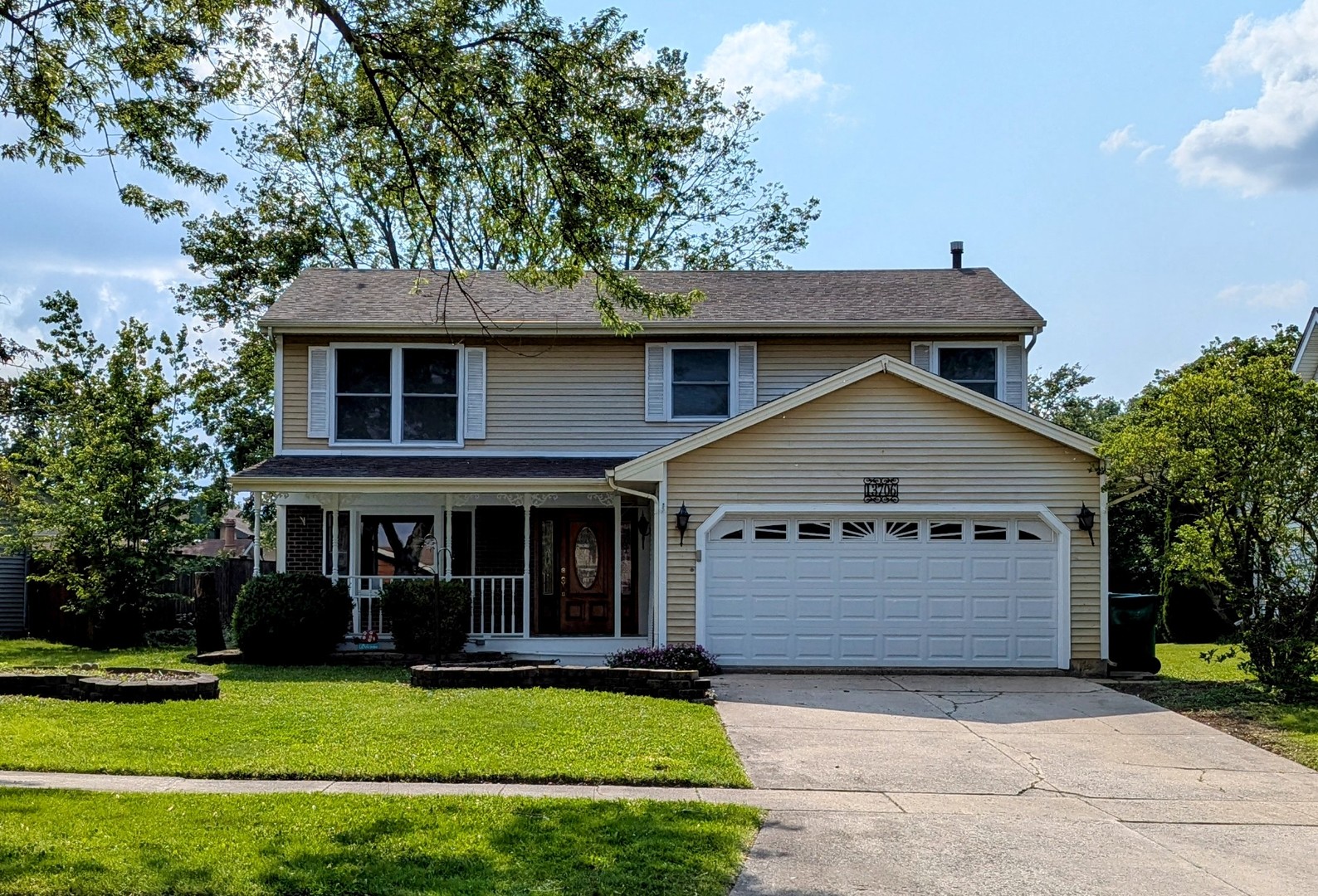 13706 W Cedarbend Drive Property Photo 1