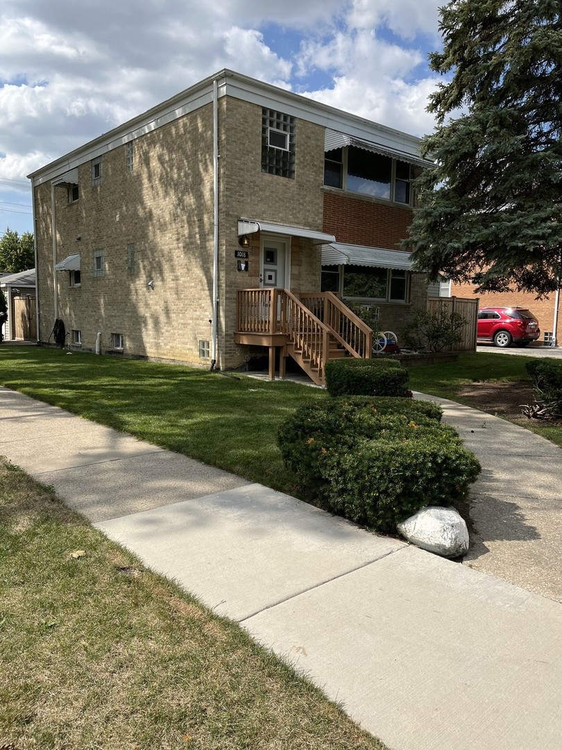 1018 E Oak Avenue Property Photo 1
