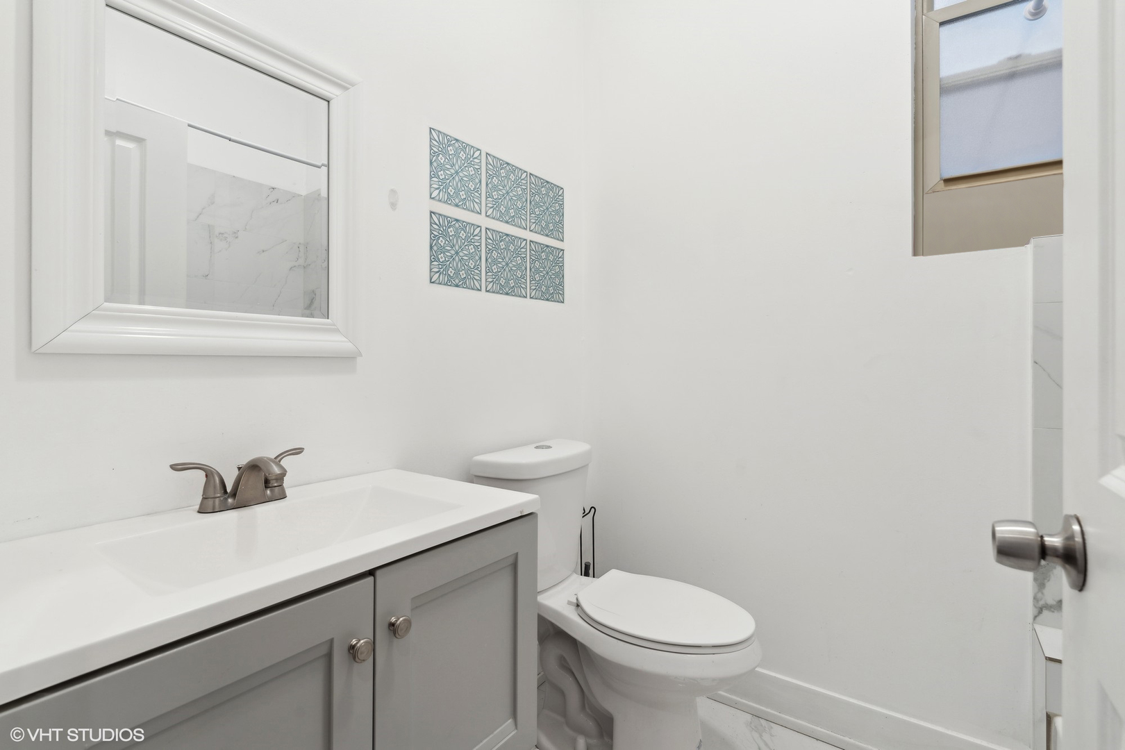 1908 W 48th Street Property Photo 9