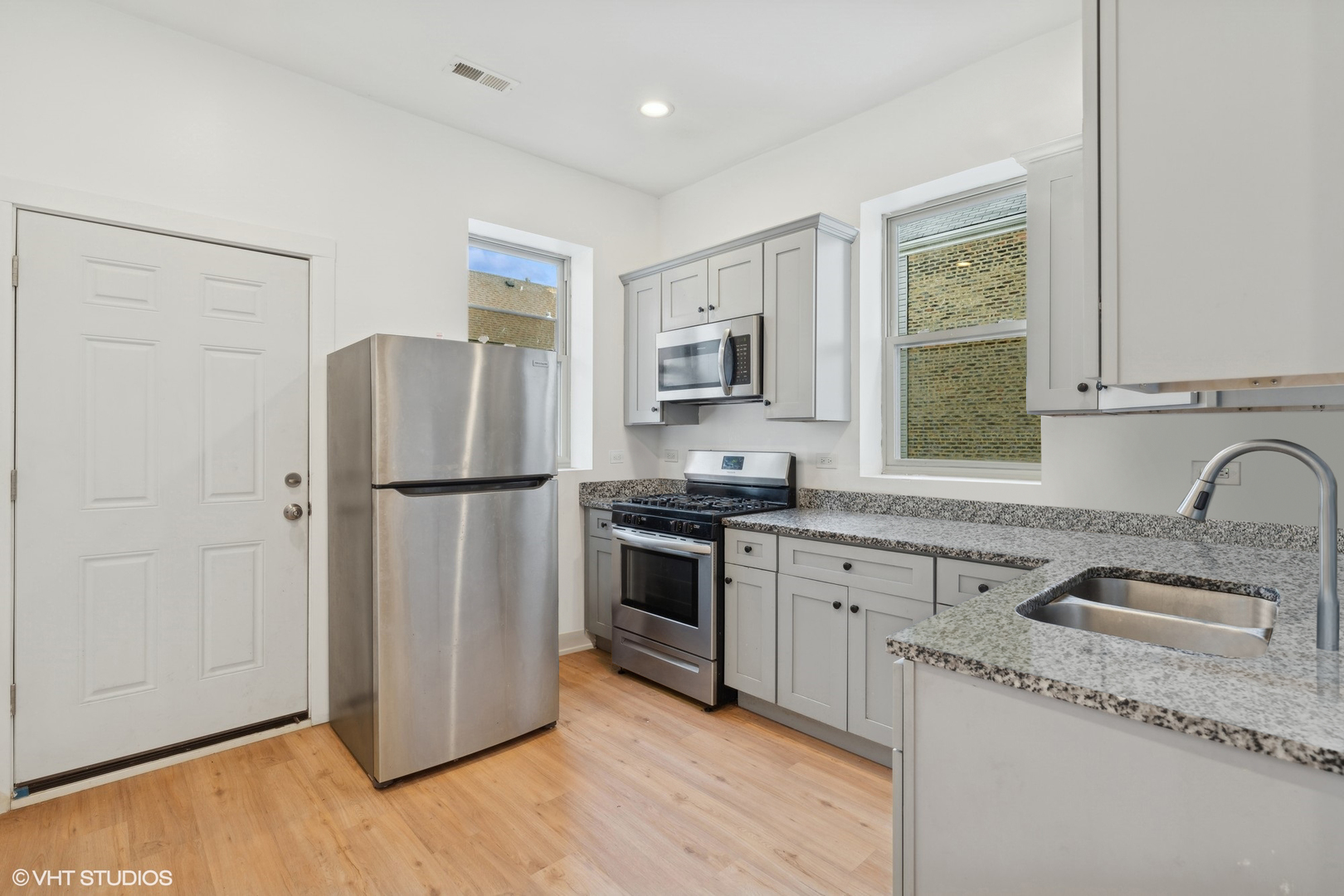 1908 W 48th Street Property Photo 11