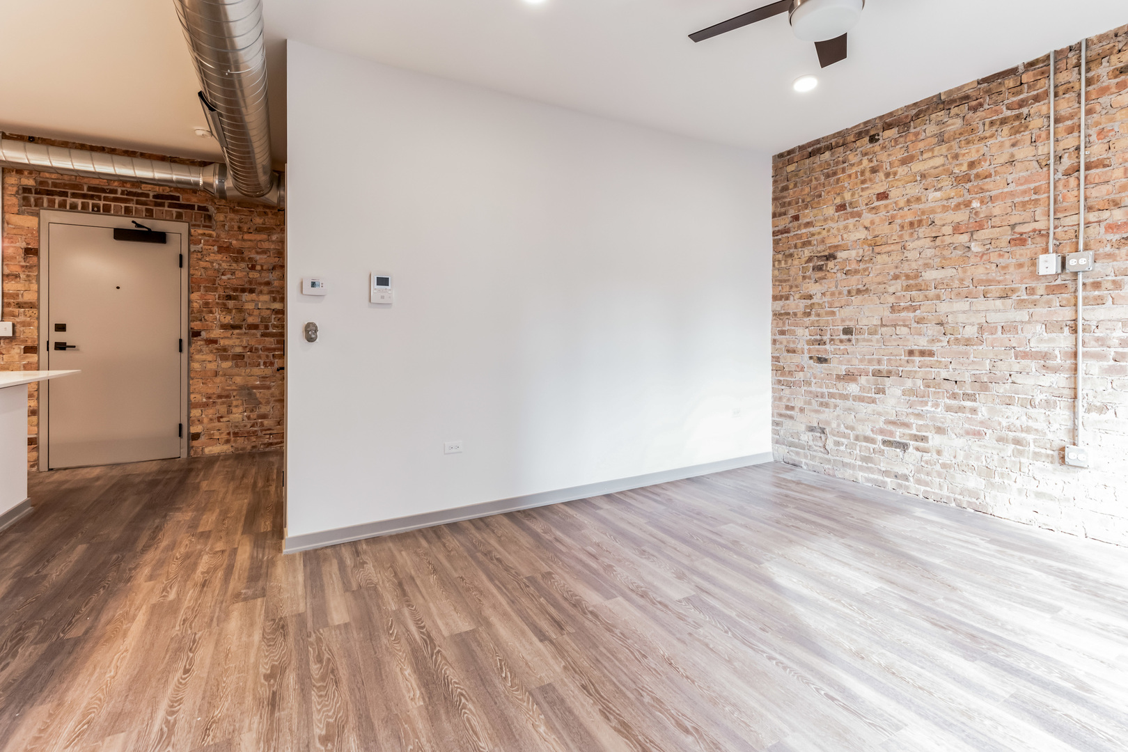 1645 N Wells Street Property Photo 10