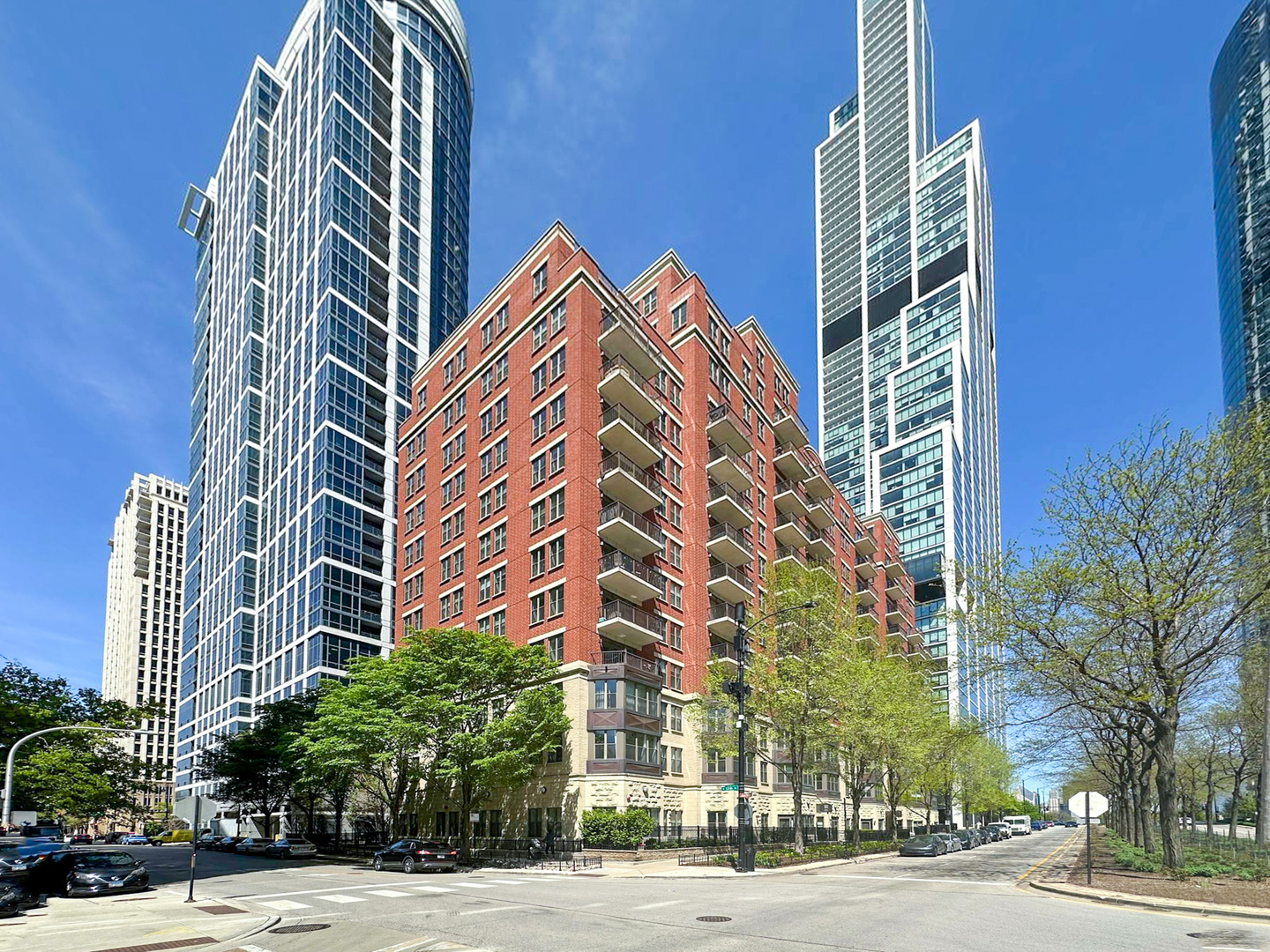 1250 S Indiana Avenue 304 Property Photo 1