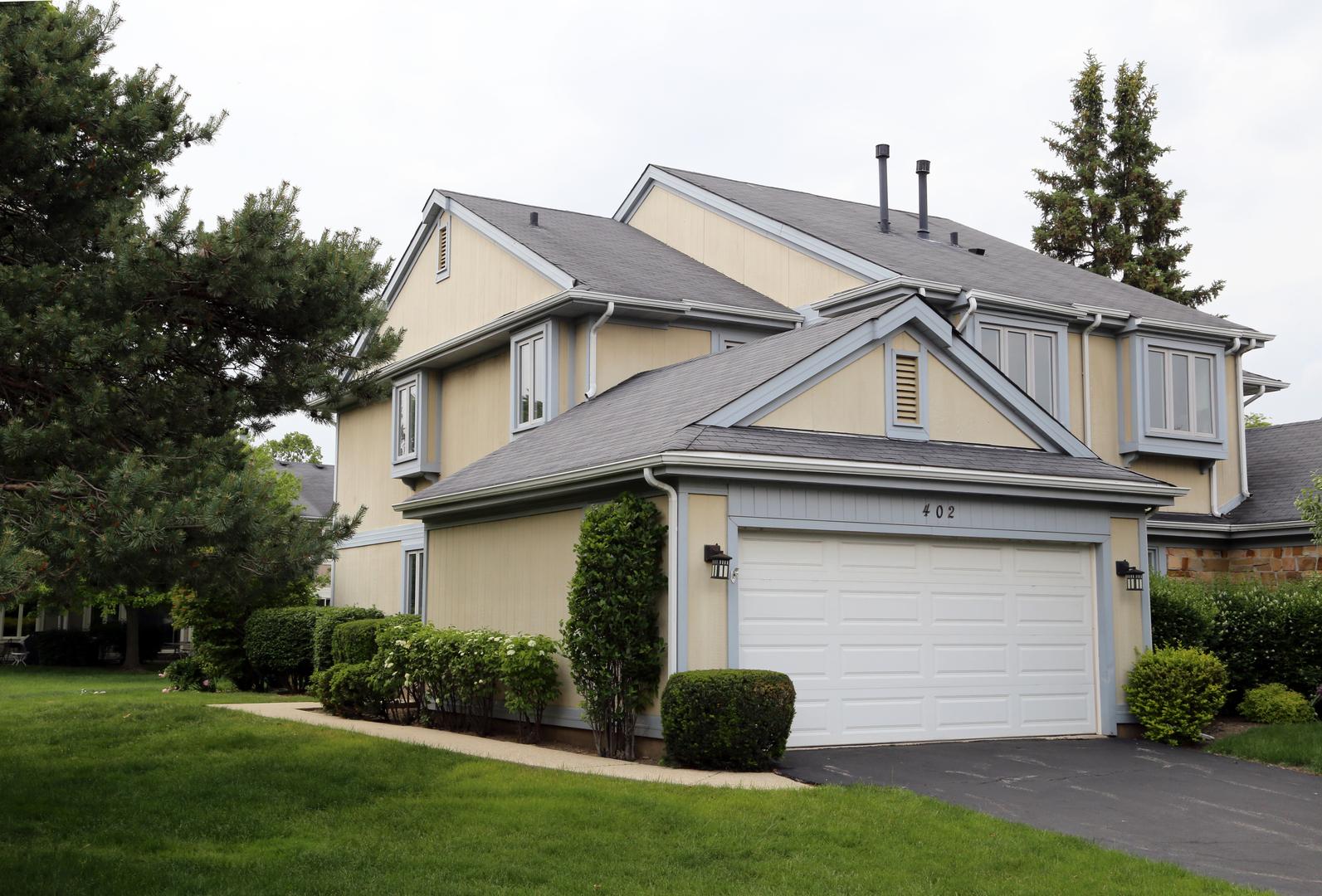 402 Catbird Lane Property Photo 1