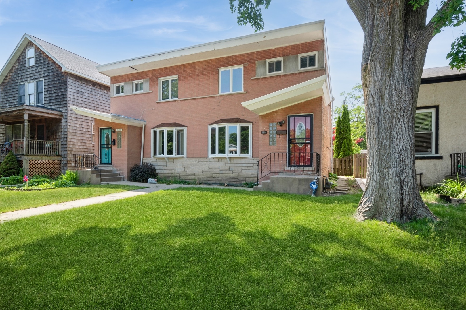 1718 Hovland Court Property Photo 1