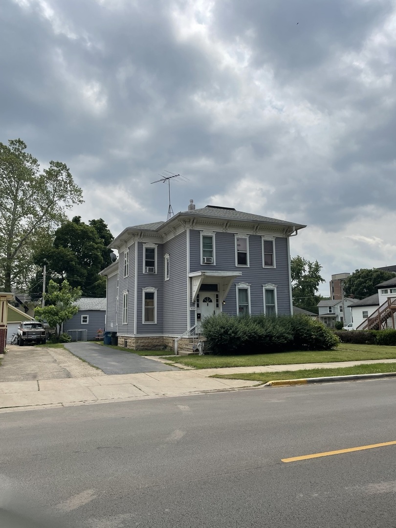 424 S Lincoln Avenue Property Photo 1