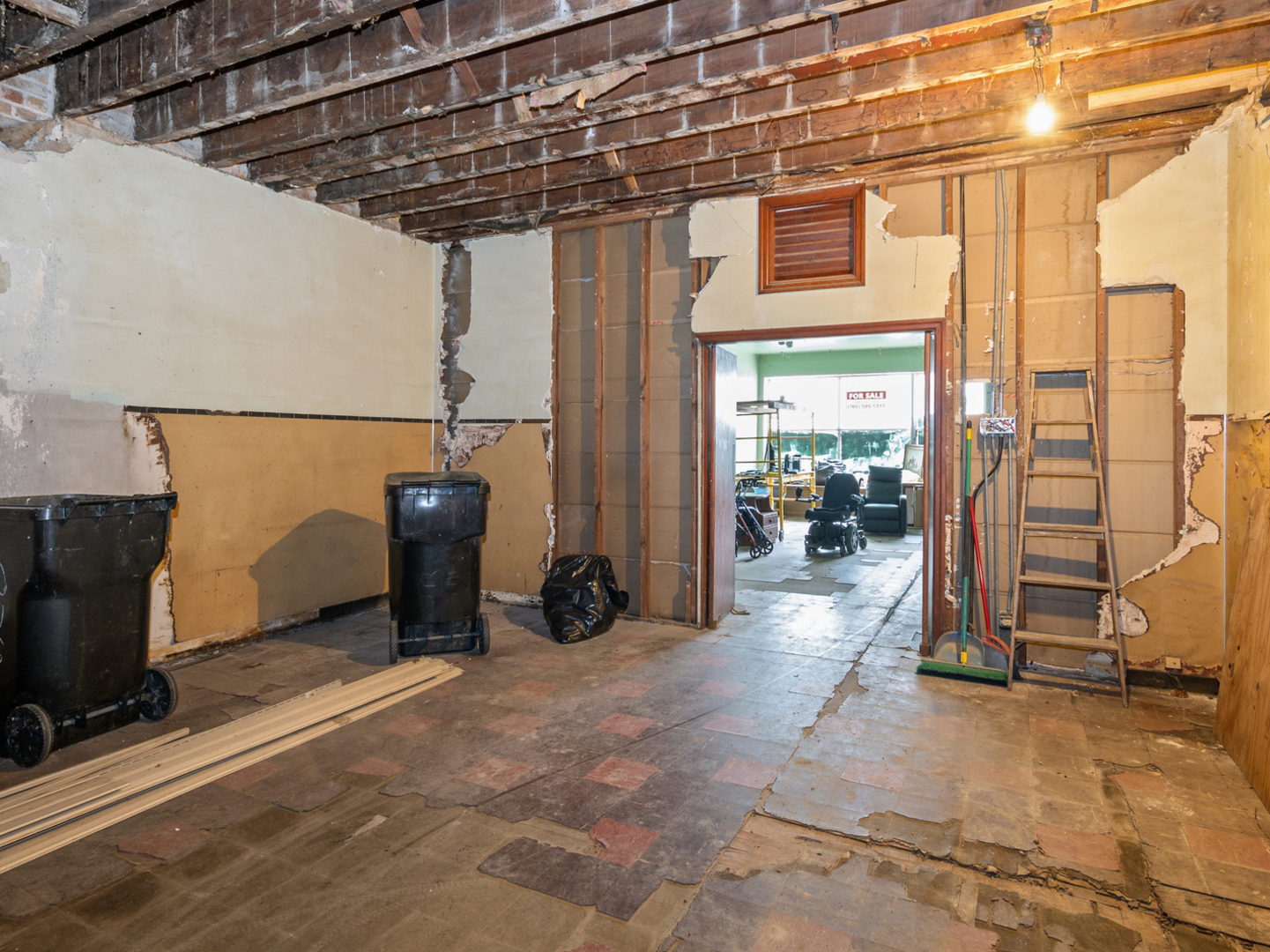 8409 S Burley Avenue Property Photo 8