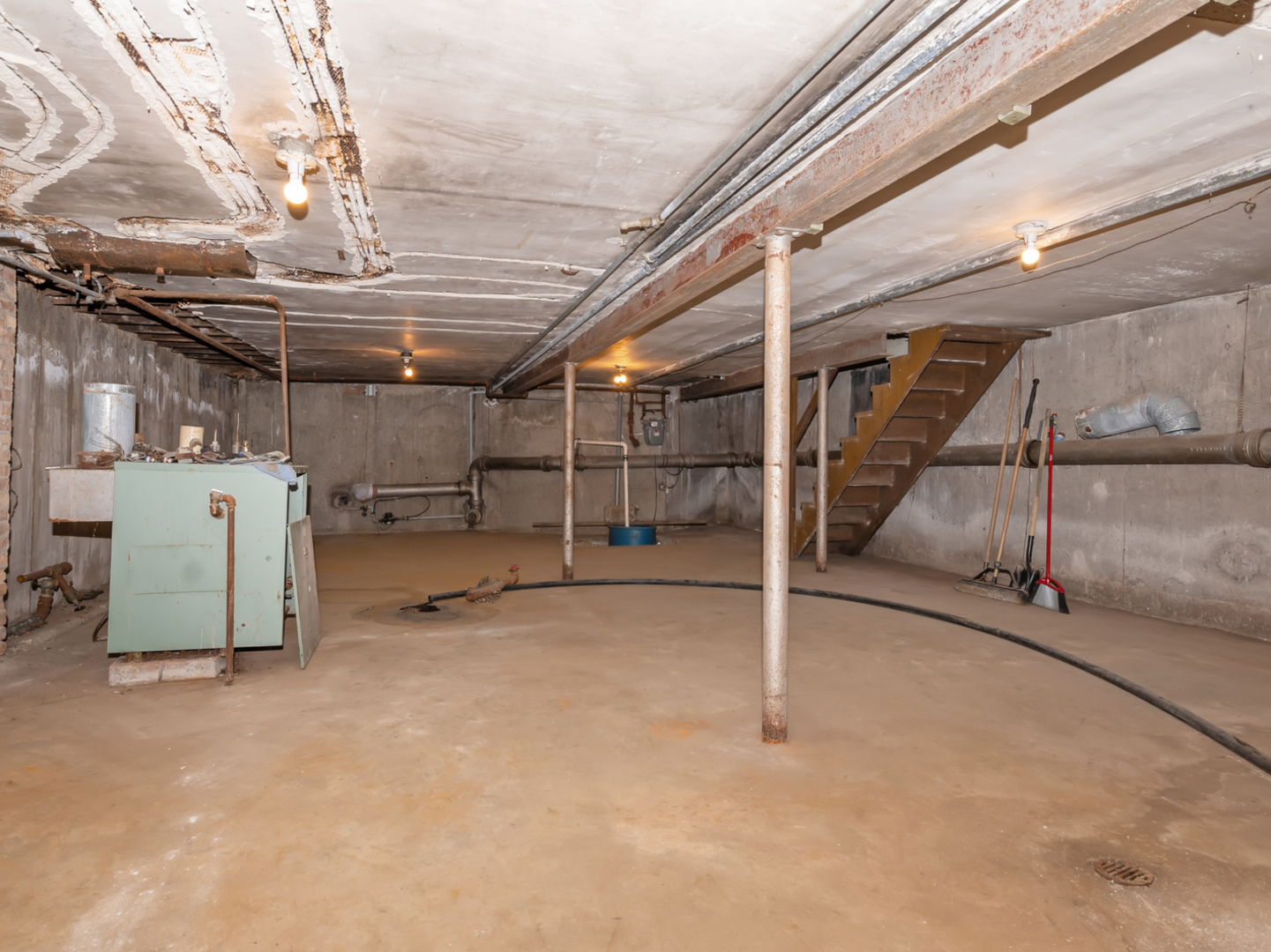 8409 S Burley Avenue Property Photo 11