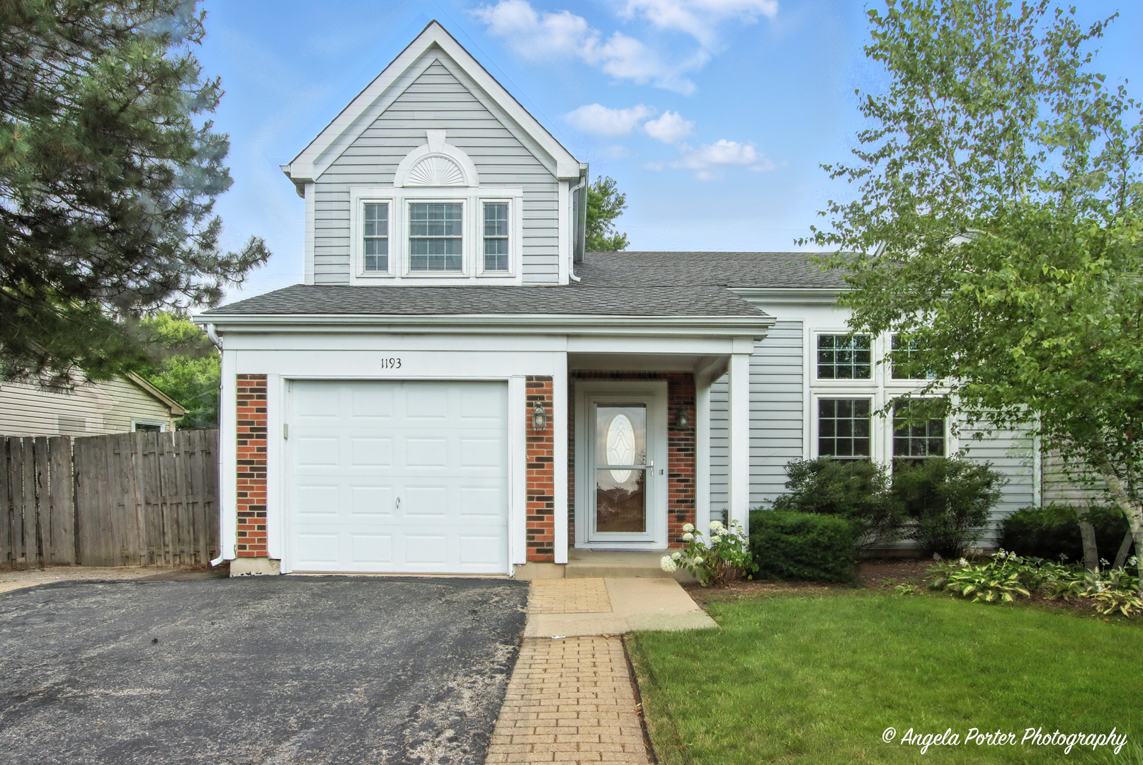 1193 Regent Drive Property Photo 1