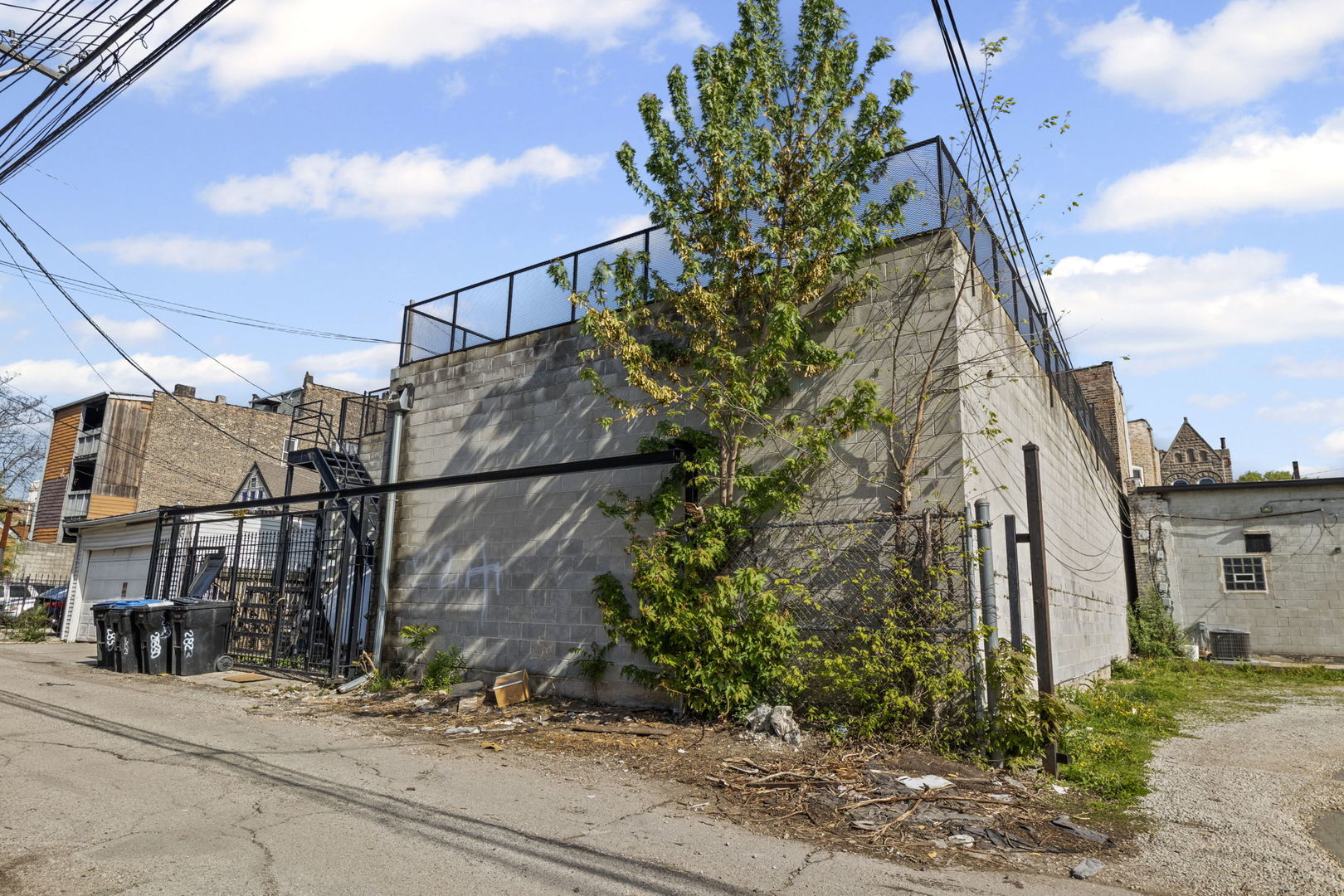 2833 W Cermak Road Property Photo 17