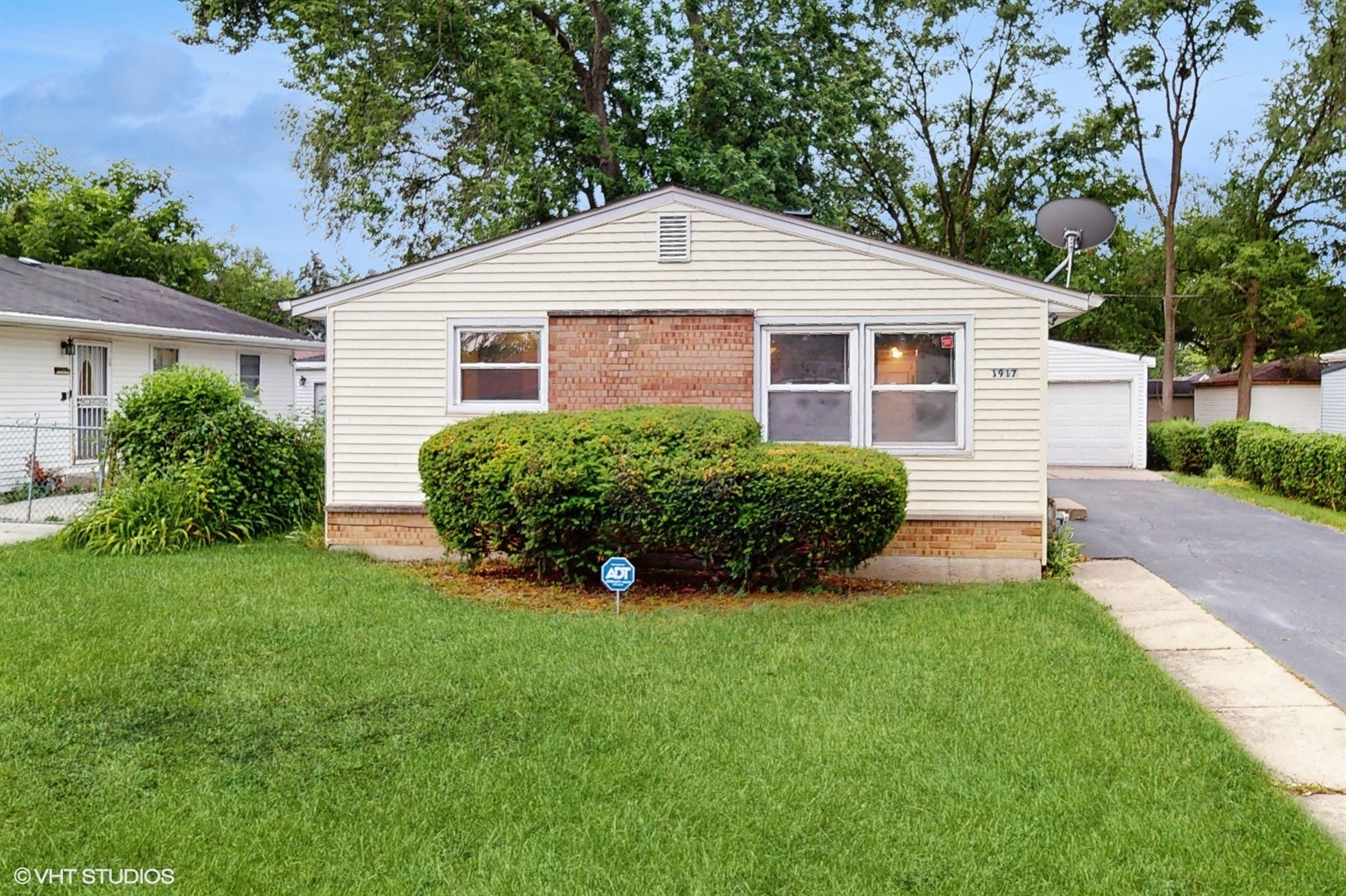 1917 W 163rd Street Property Photo 1