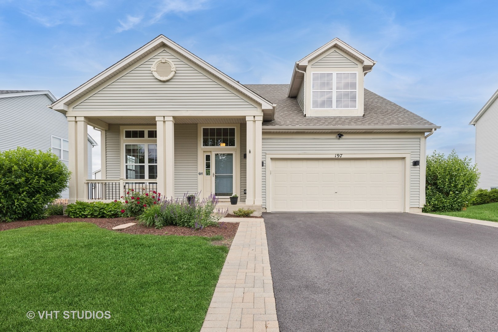 197 S Springside Drive Property Photo 2