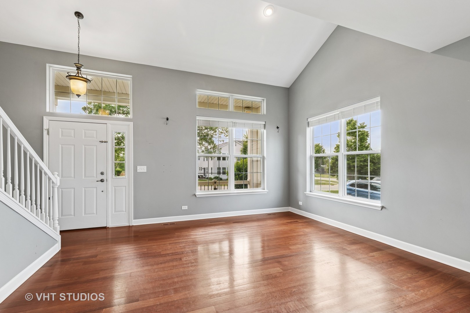 197 S Springside Drive Property Photo 4