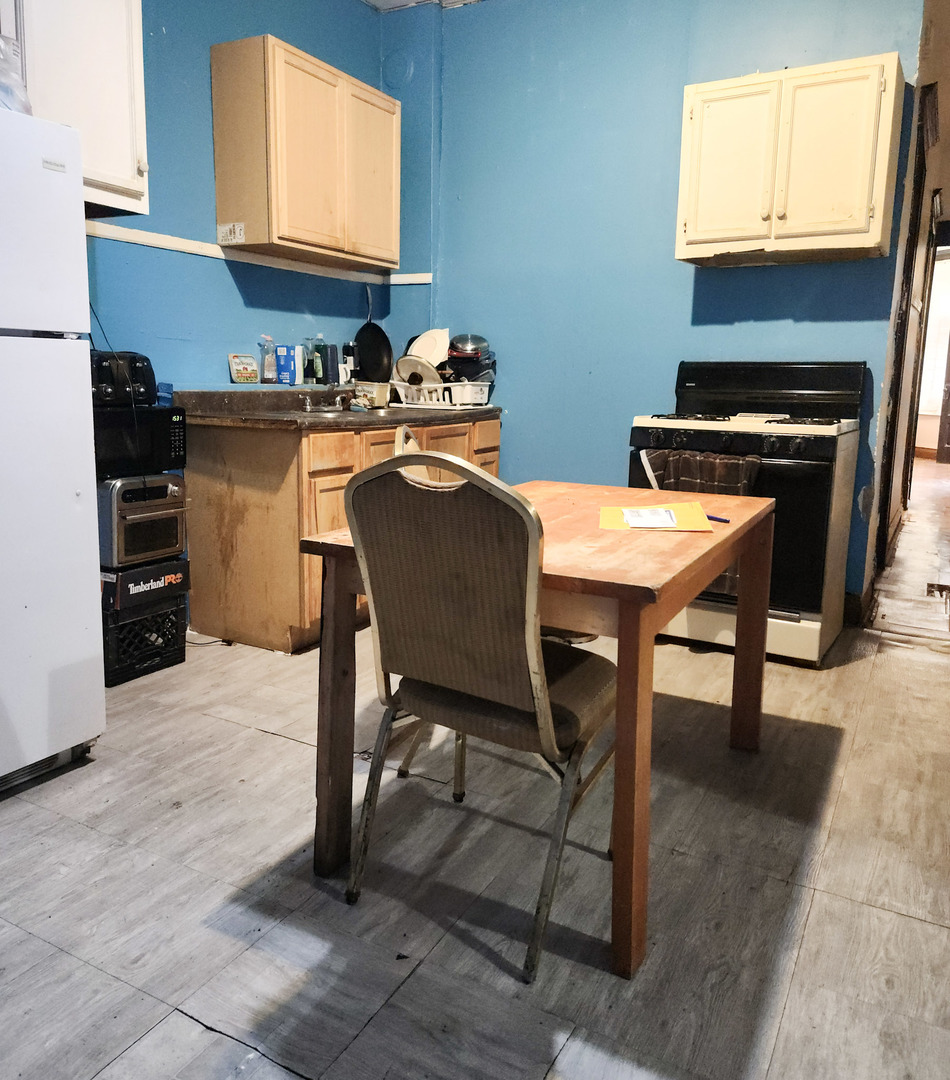 5350 S Winchester Avenue Property Photo 3
