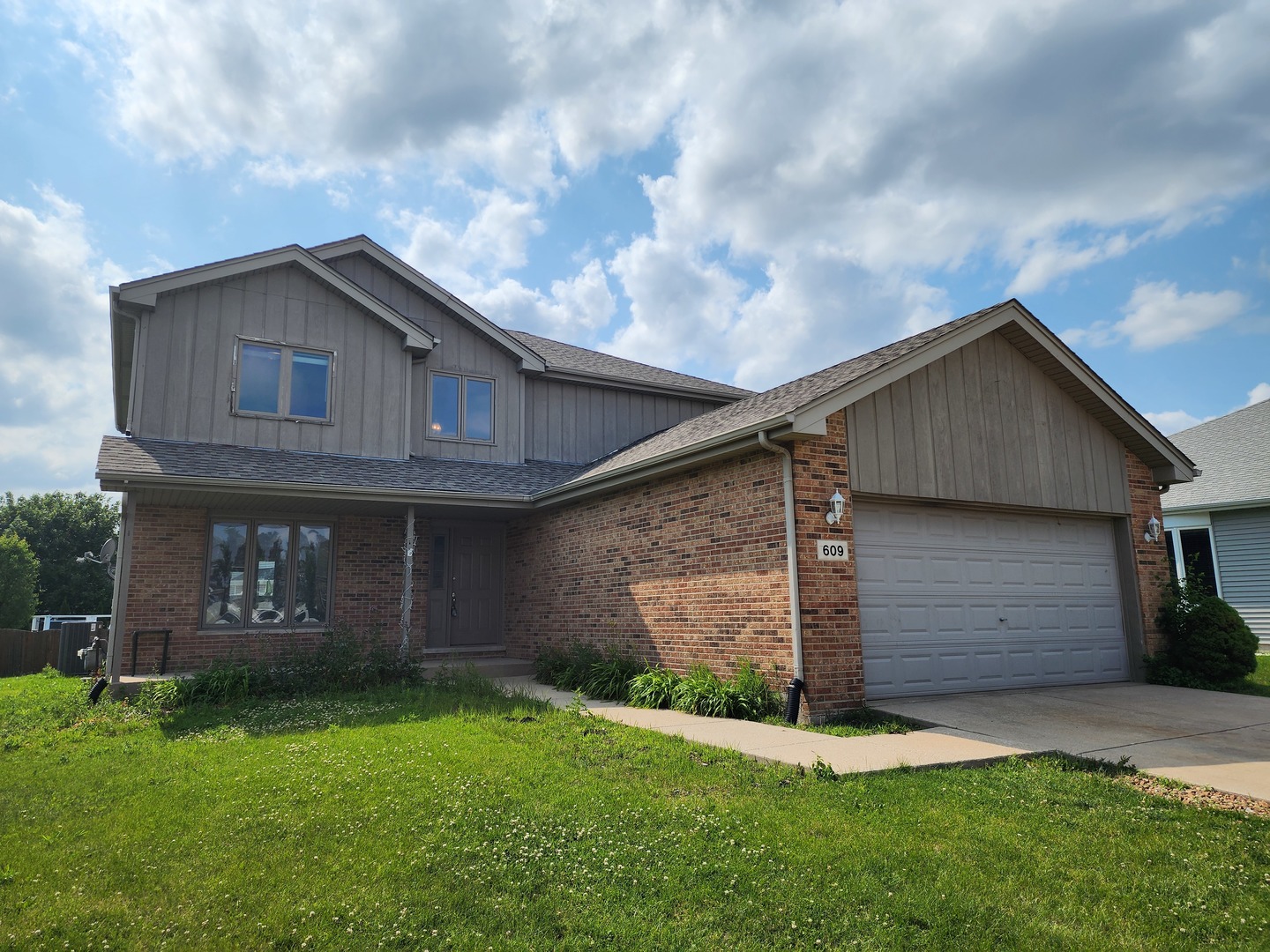 609 Flanagan Drive Property Photo 1
