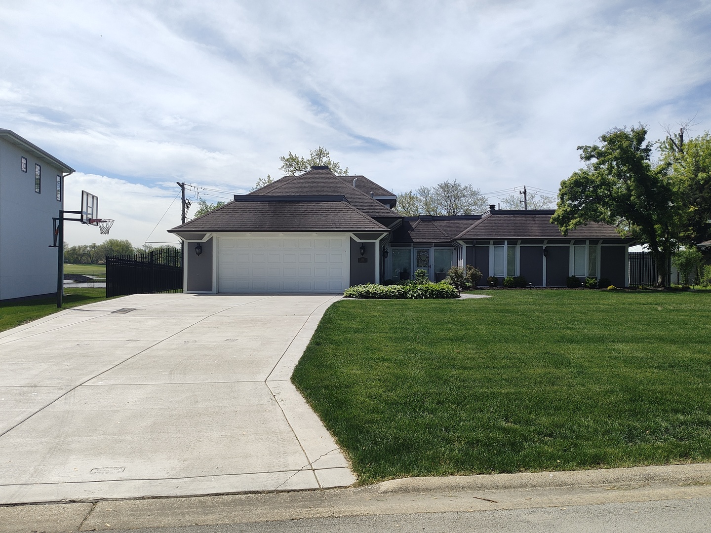 544 W 58th Place Property Photo 1