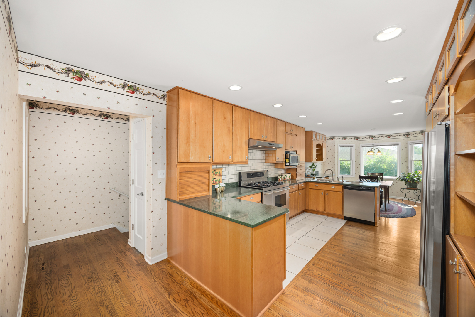 401 Greenwood Road Property Photo 8