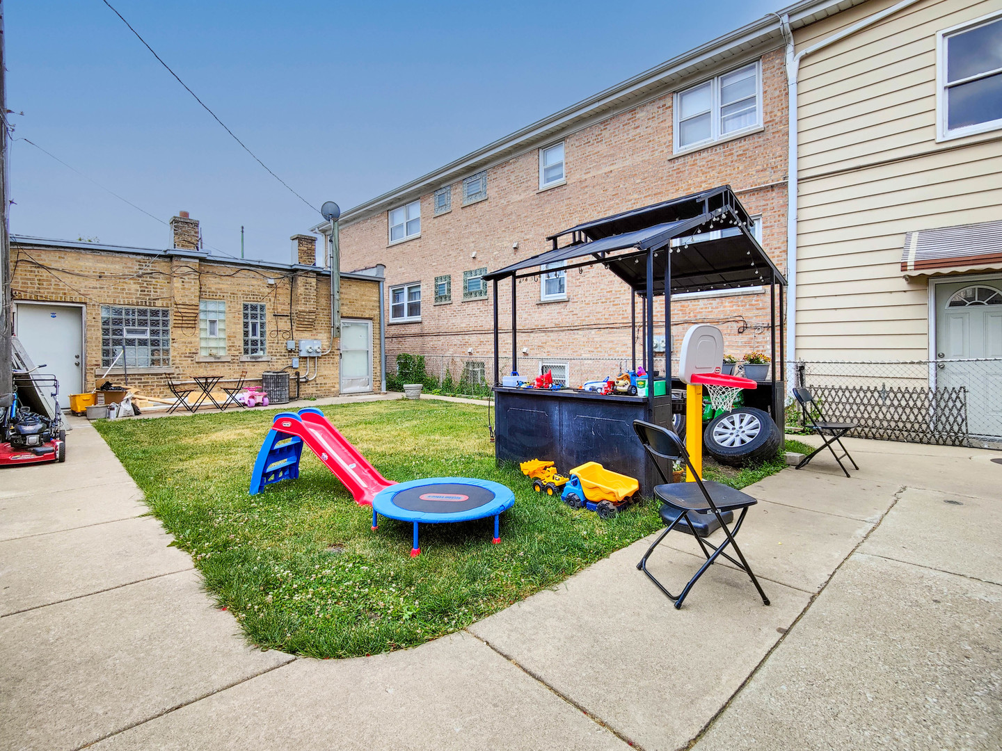7006 W Diversey Avenue Property Photo 20