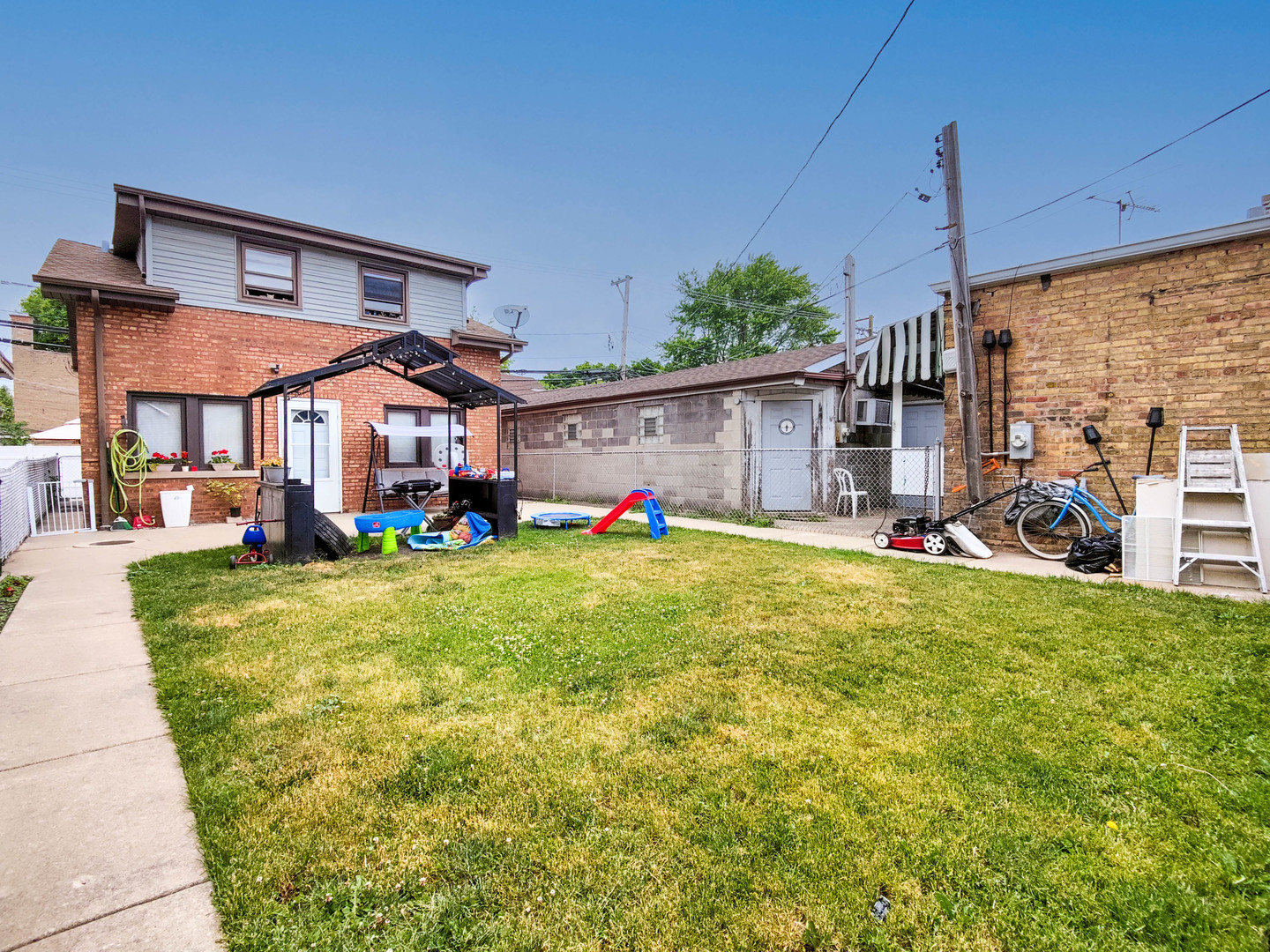 7006 W Diversey Avenue Property Photo 21
