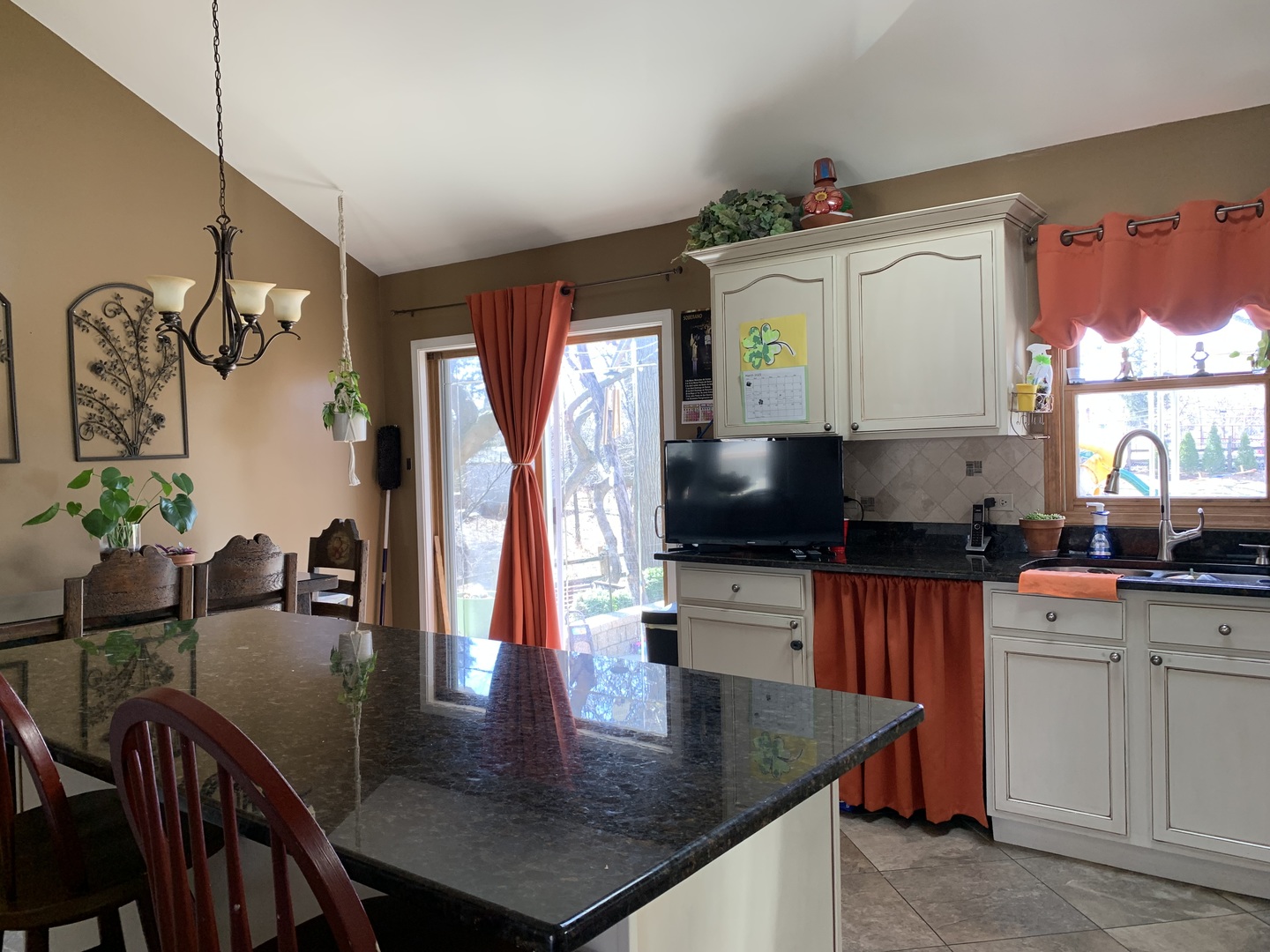 154 Easton Avenue Property Photo 4
