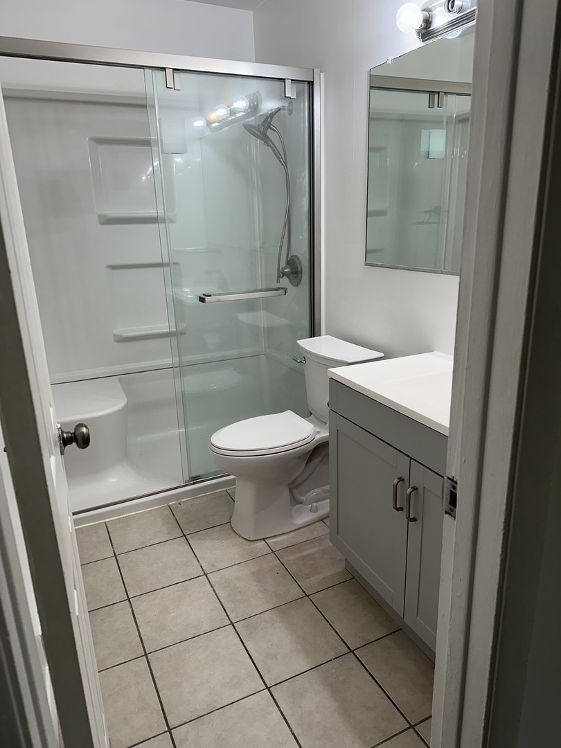 833 N Randall Road C3 Property Photo 6
