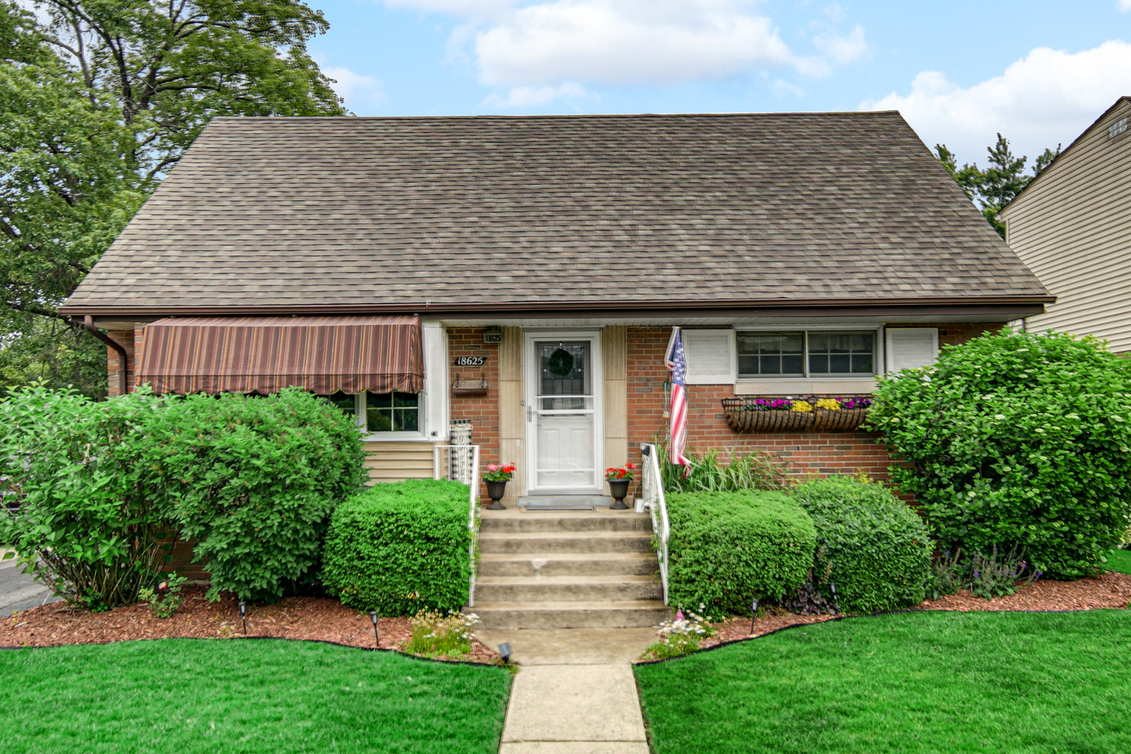 18625 Lexington Avenue Property Photo 1
