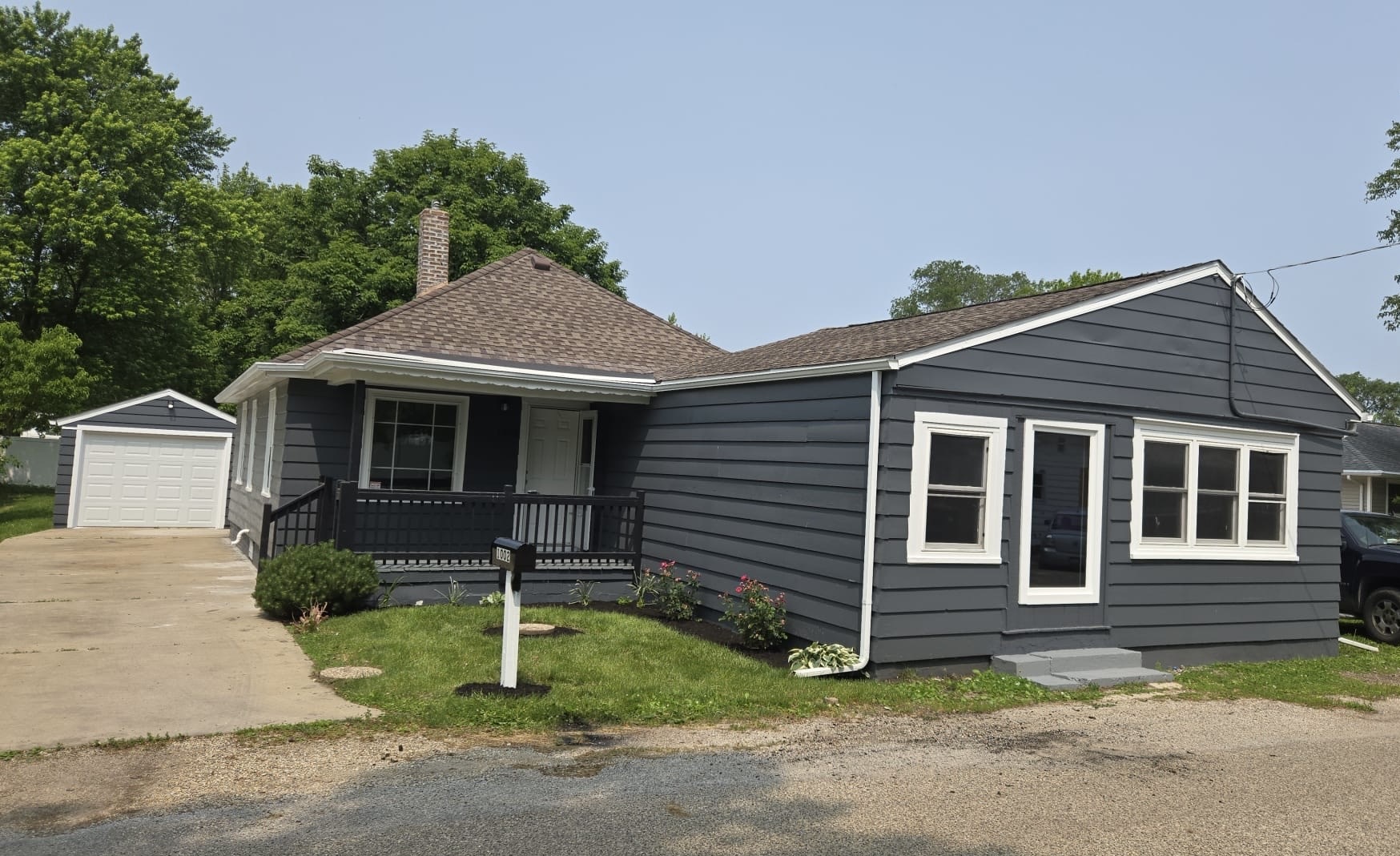 1002 Hoyne Street Property Photo 1